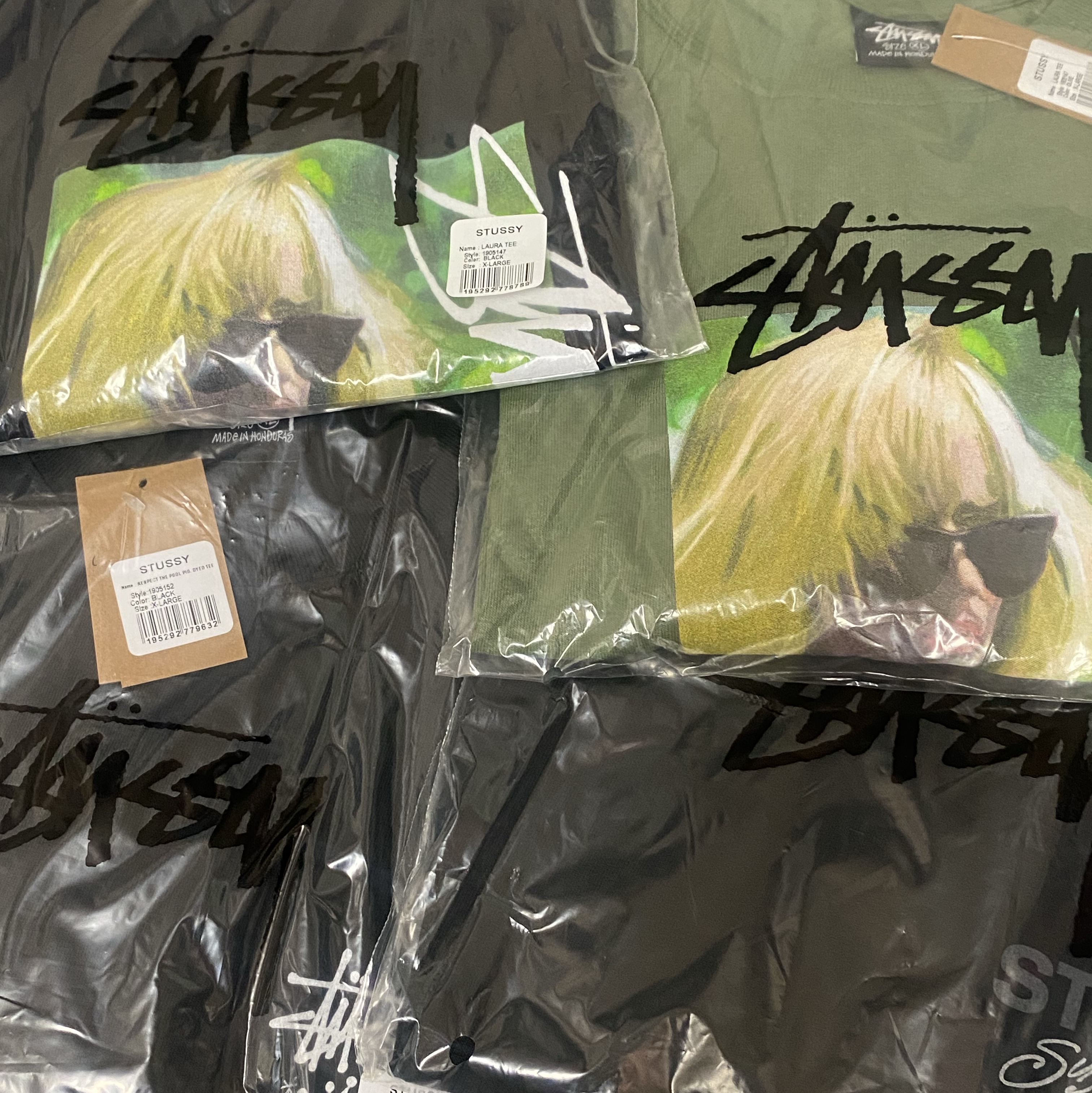 Stussy Laura T-Shirt Olive, Stussy Laura T-Shirt Black 착용 스타일