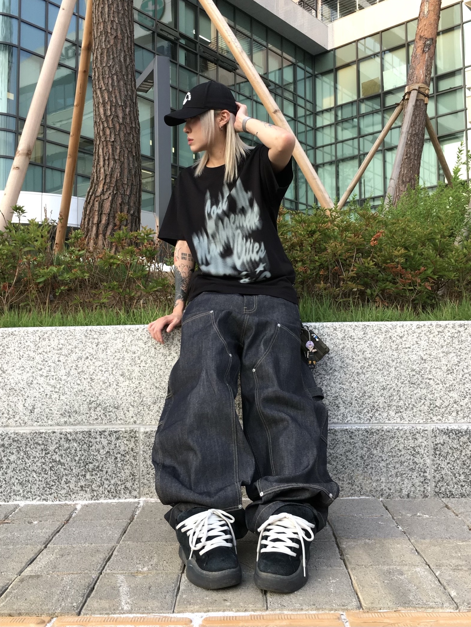ERL Vamp Skate Shoe Pirate Black, Adidas x BAPE Baseball Cap Black 착용 스타일 - 1