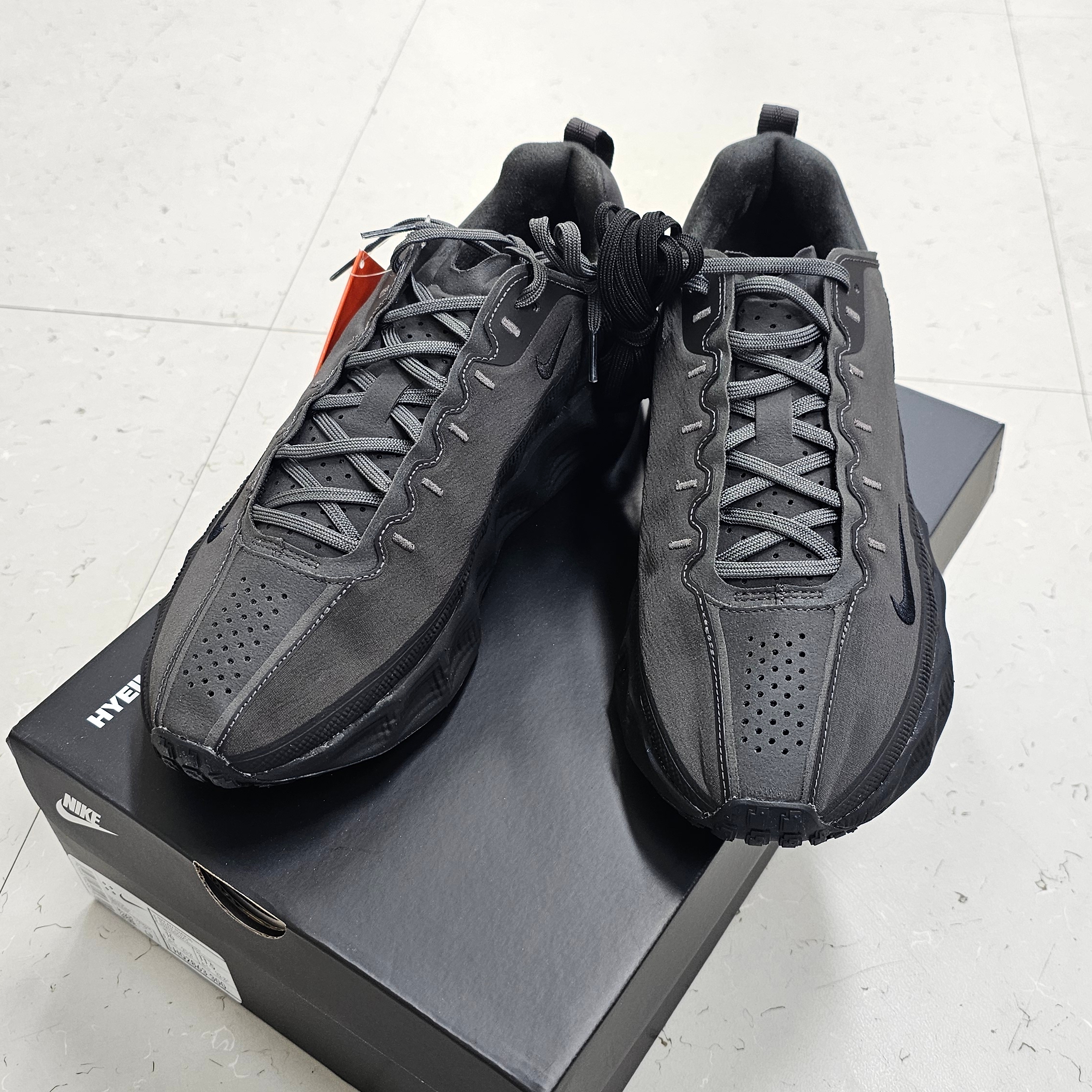 Nike x Hyein Seo Ava Rover Black 착용 스타일 - 1