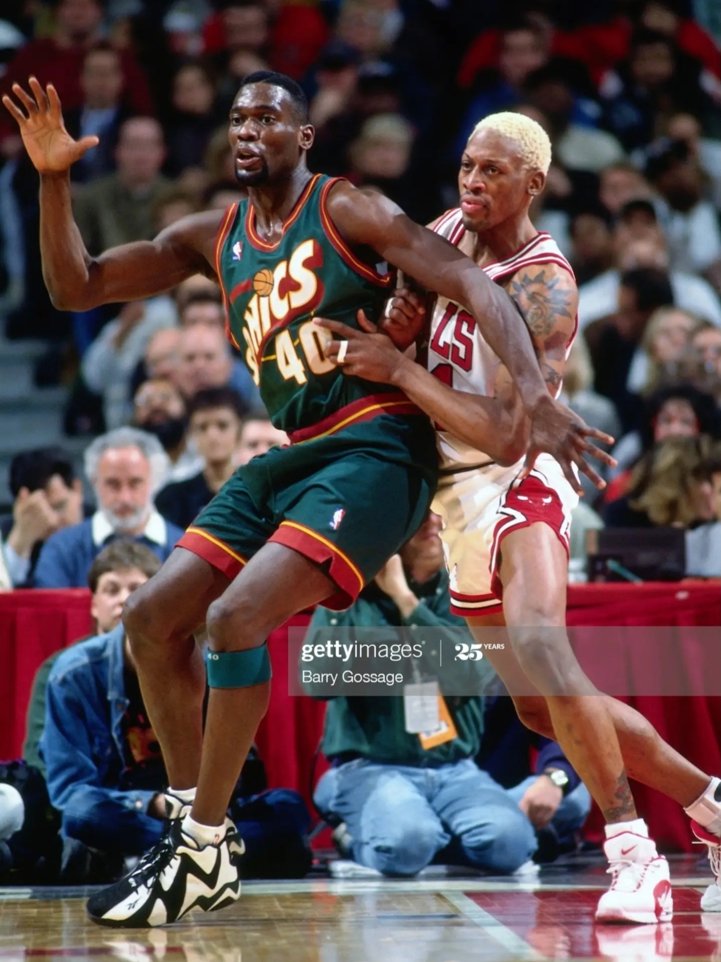 Reebok Kamikaze 1 Mid Seattle Supresonics, Reebok Shaqnosis OG Black White 2013 착용 스타일 - 3
