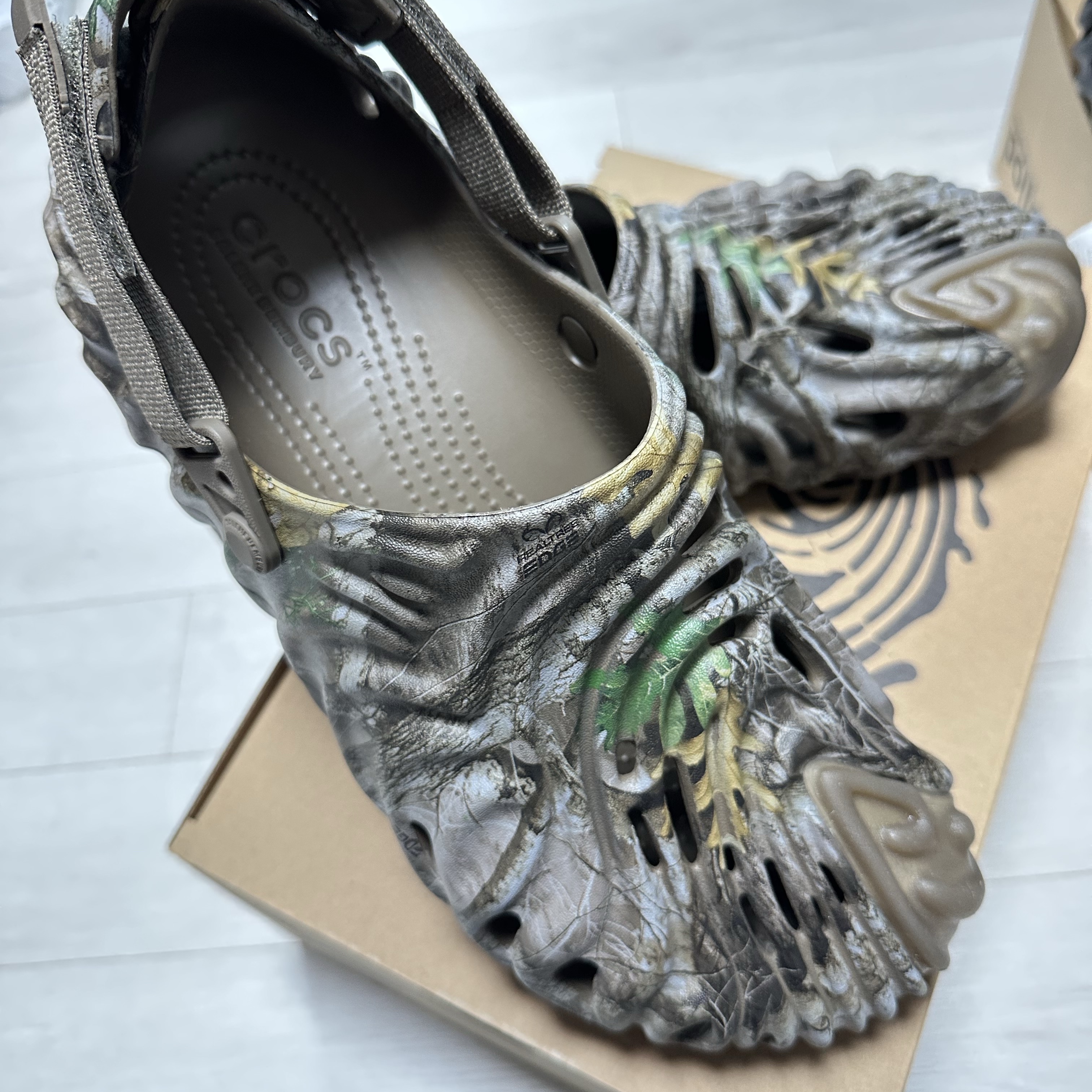 Crocs x Salehe Bembury Real Tree Camo 착용 스타일 - 2