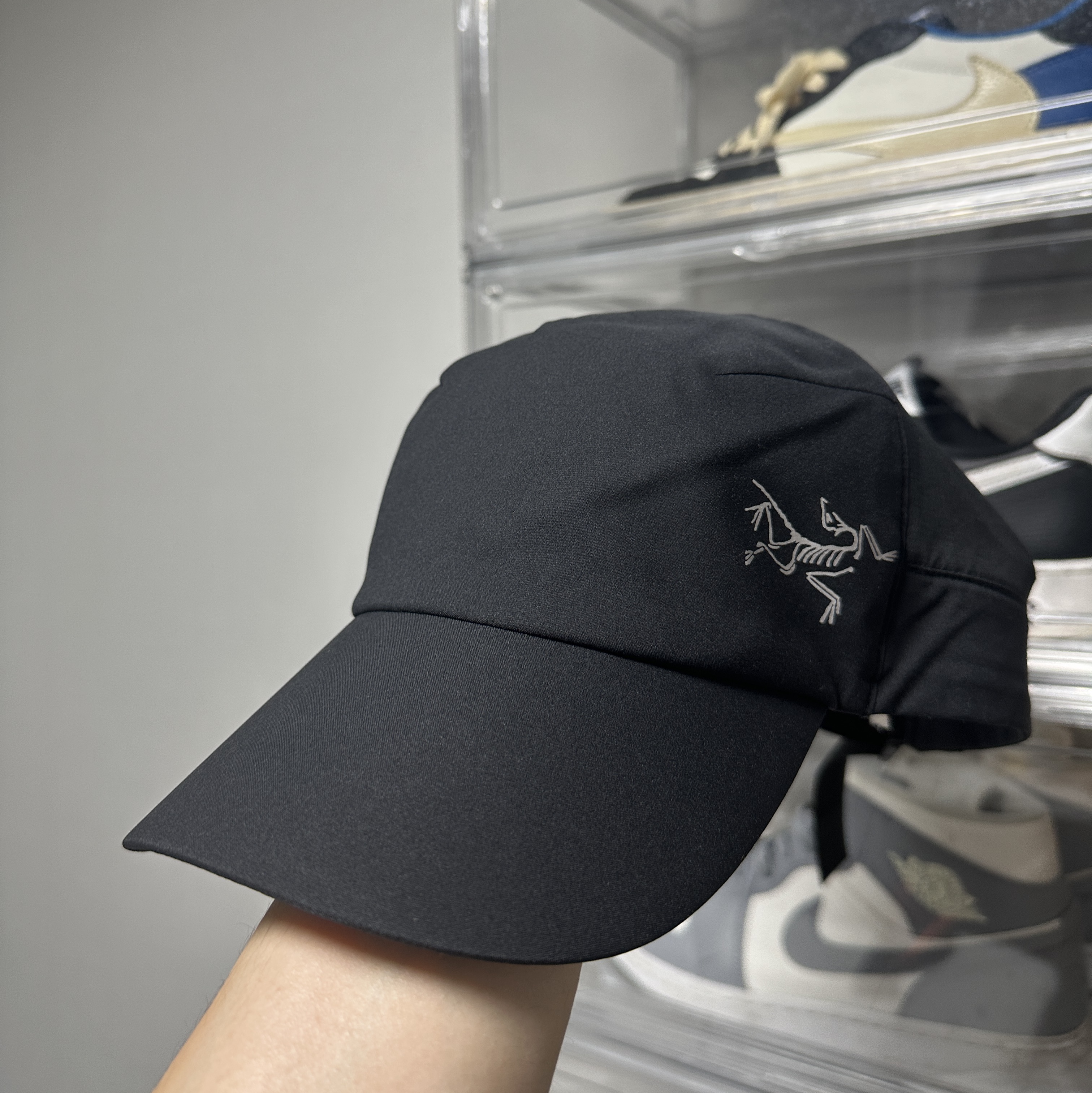 Arc'teryx Calvus Cap Black 착용 스타일