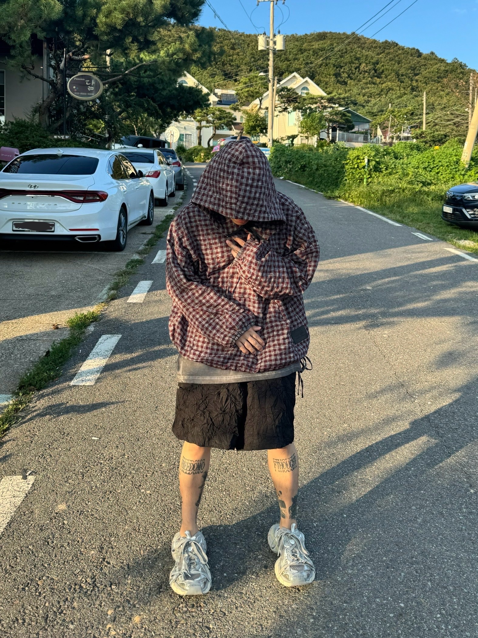 Balenciaga 3XL Sneakers Light Beige 착용 스타일 - 2