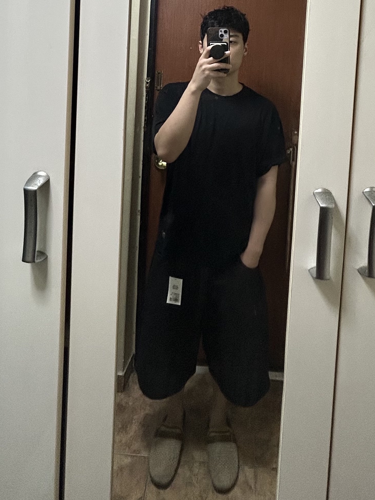 SLOW RECORD HOUSE Carpenter Bermuda Stripe Wide Denim Pants Black, Human Made T-Shirts Black (3 Pack) 착용 스타일 - 1