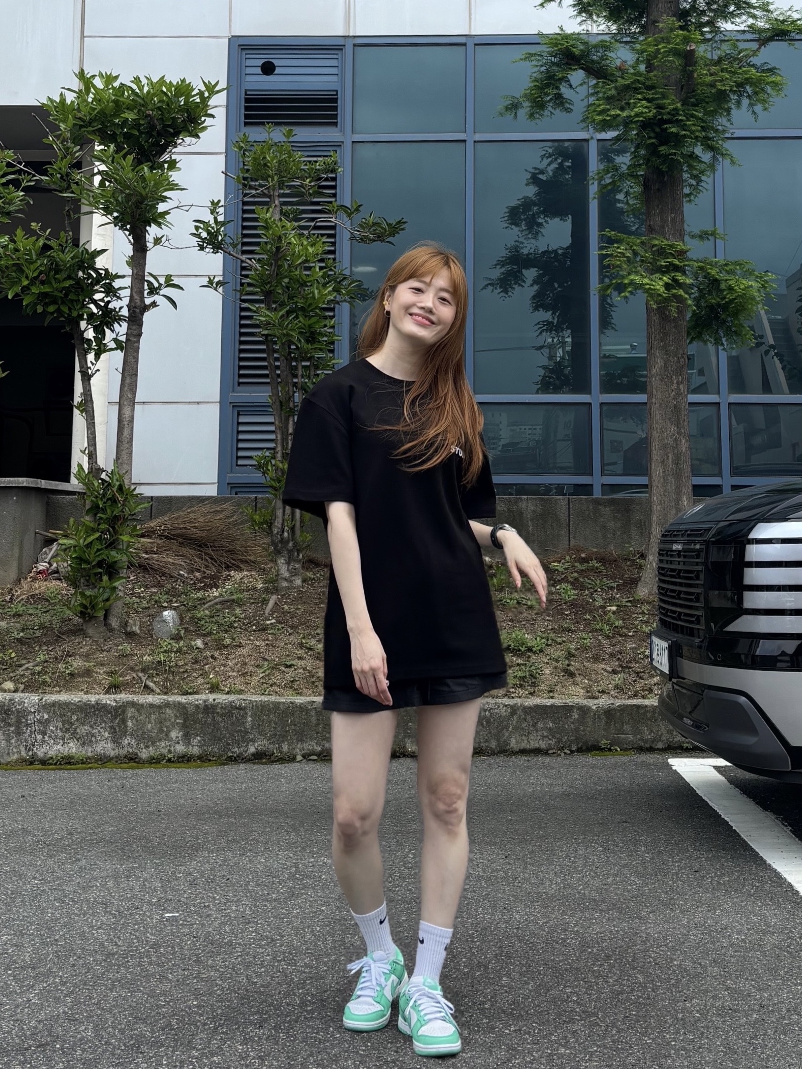 IAB Studio 10th Anniversary T-Shirts Pack White & Black (2 Pack), (W) Nike Dunk Low Green Glow 착용 스타일 - 2