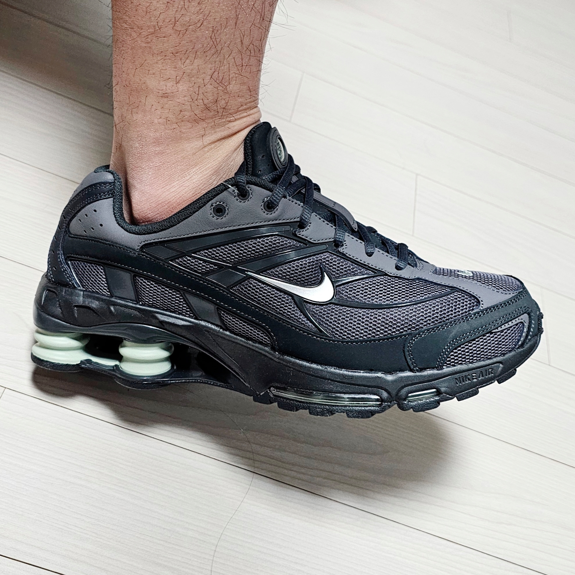 Nike Shox Ride 2 Iron Grey and Anthracite 착용 스타일