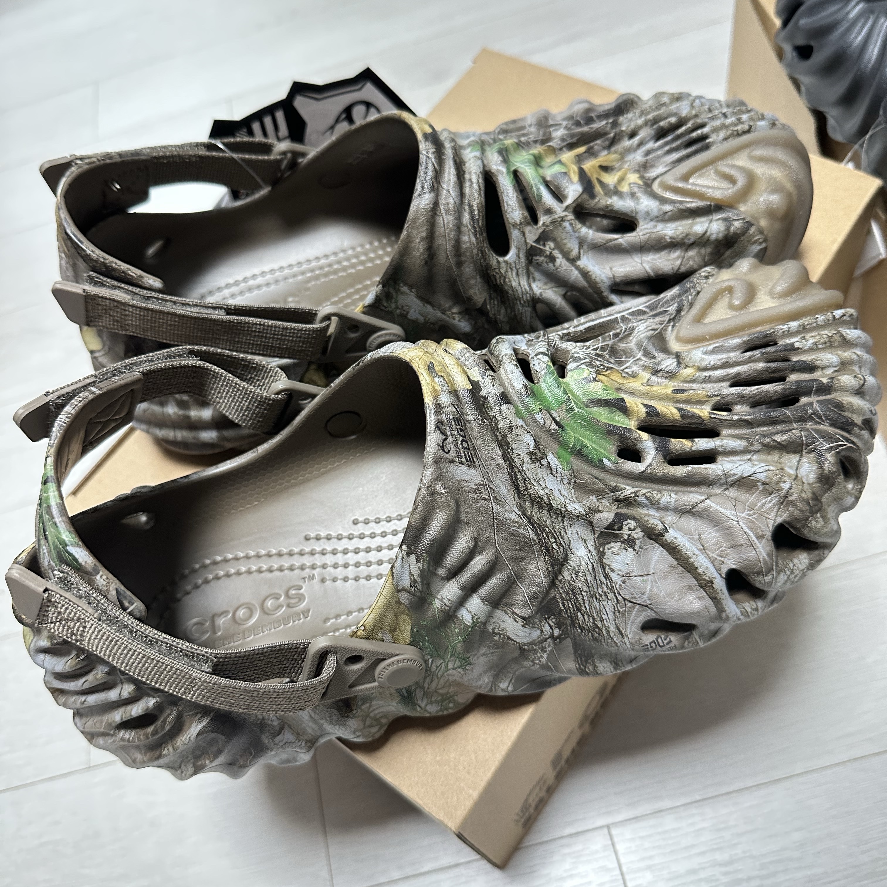 Crocs x Salehe Bembury Real Tree Camo 착용 스타일 - 3