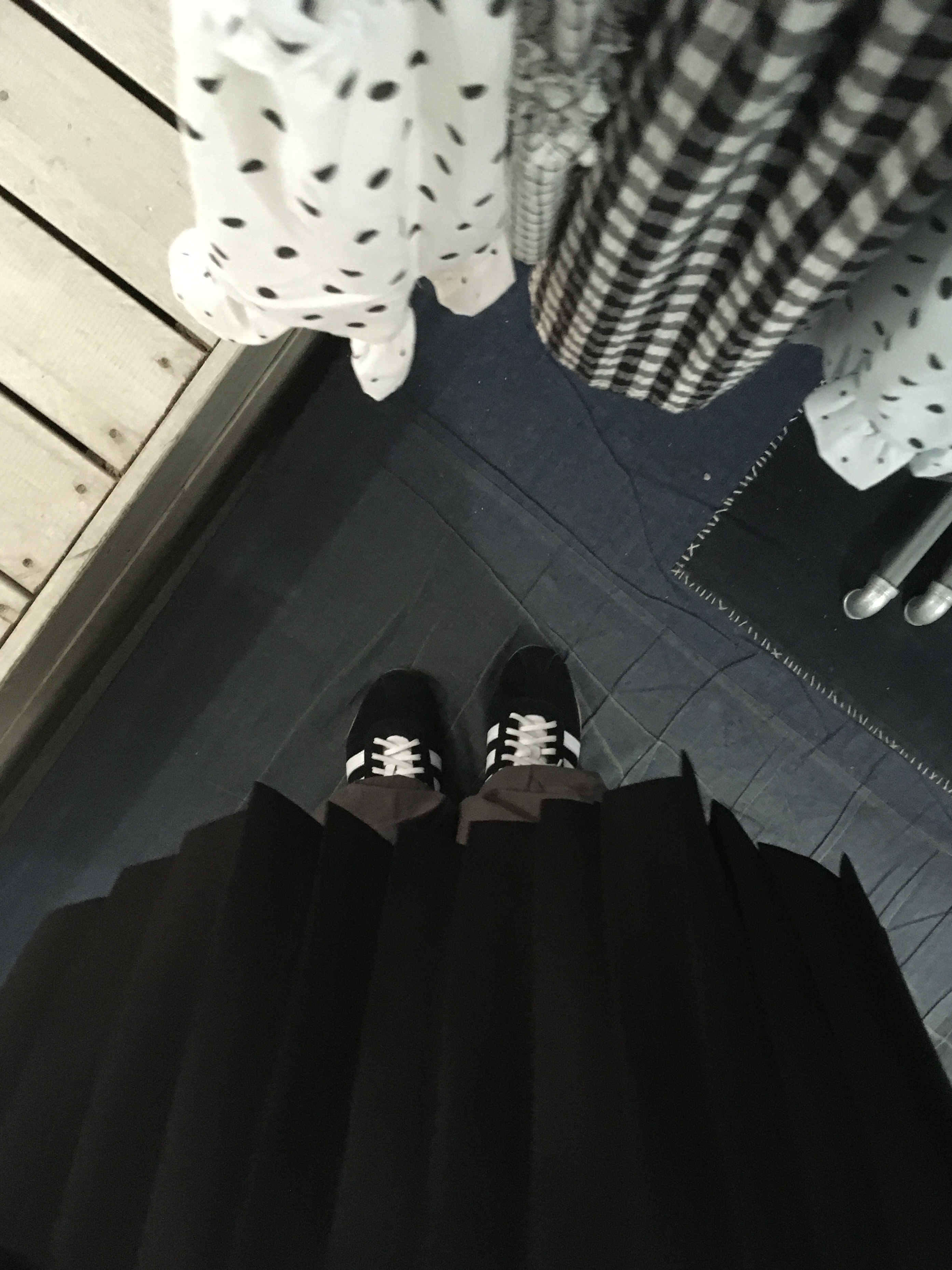(W) Adidas Tokyo Core Black Cloud White 착용 스타일 - 2