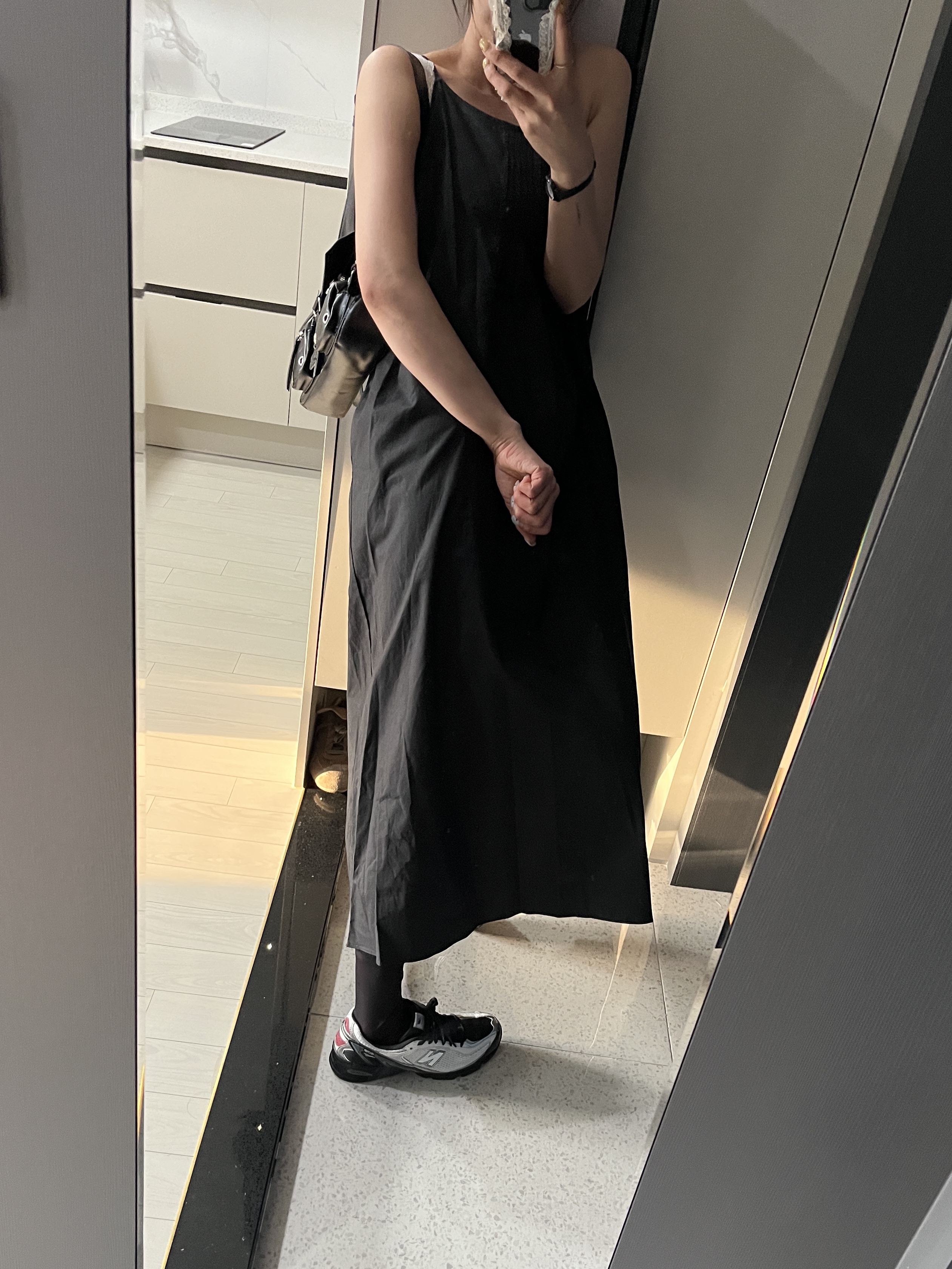 New Balance 509 Black Gray 착용 스타일 - 4