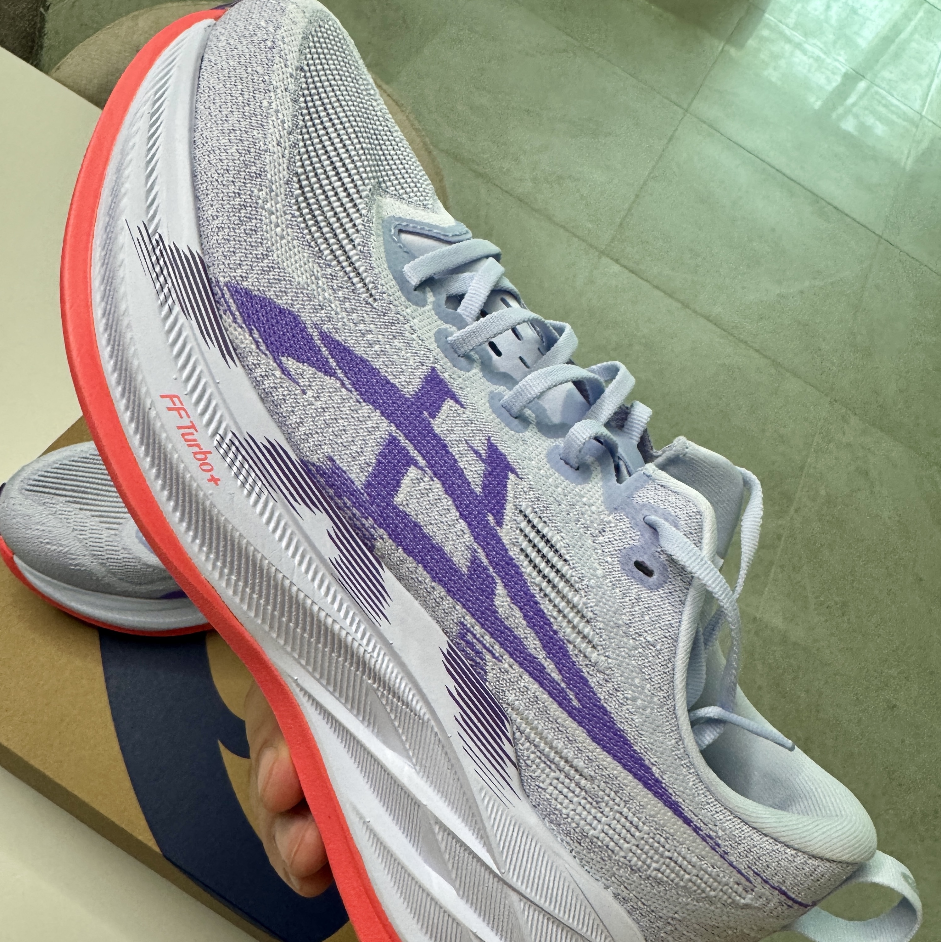 Asics Superblast 2 Blue Fade Edo Purple 착용 스타일 - 2