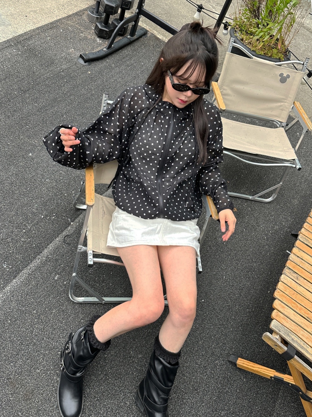 Gentle Monster x Maison Margiela MM206 Black Gray 착용 스타일 - 2