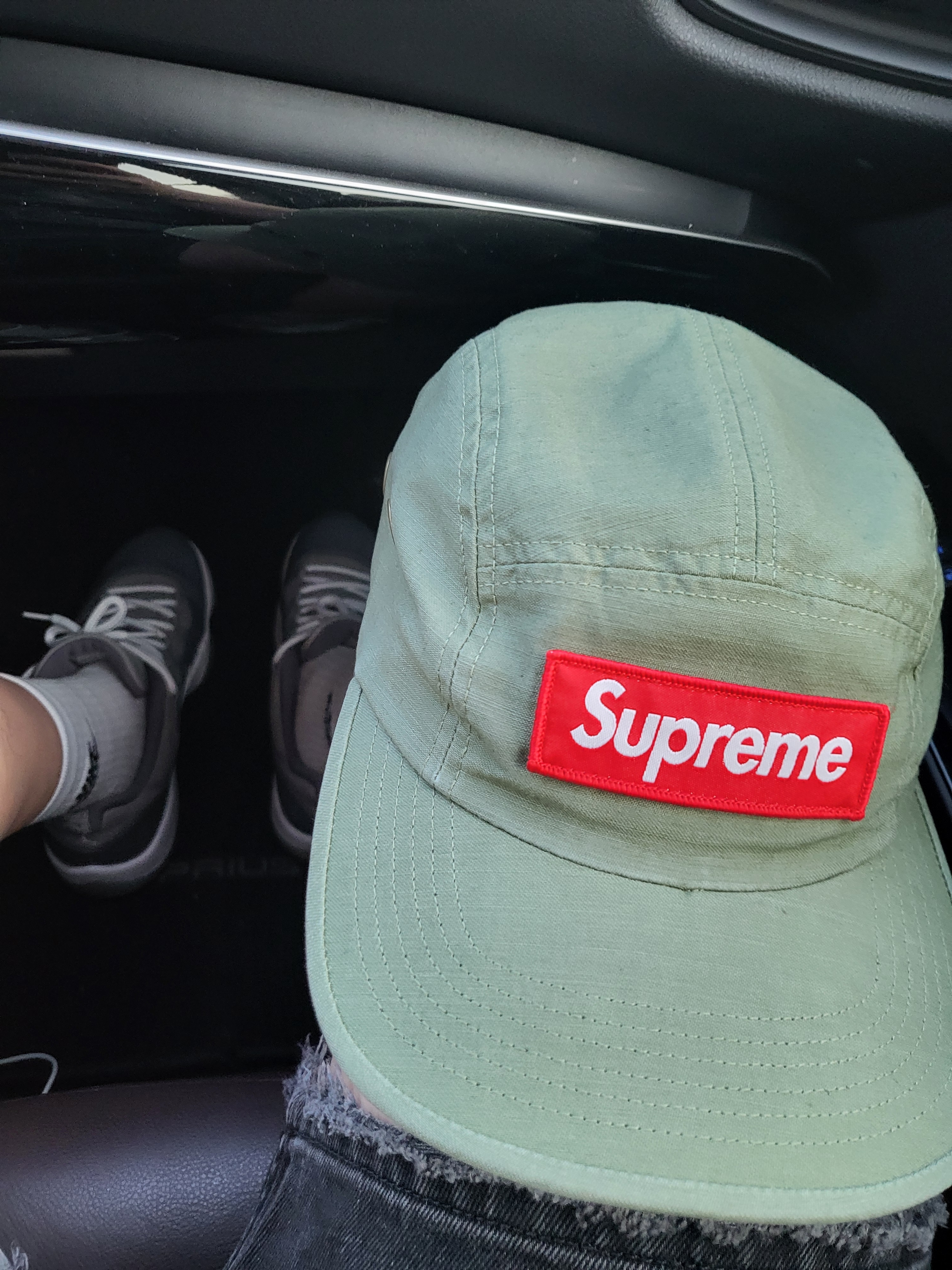 Supreme Military Camp Cap Olive - 24FW, Jordan 11 Retro Low Cool Grey 착용 스타일
