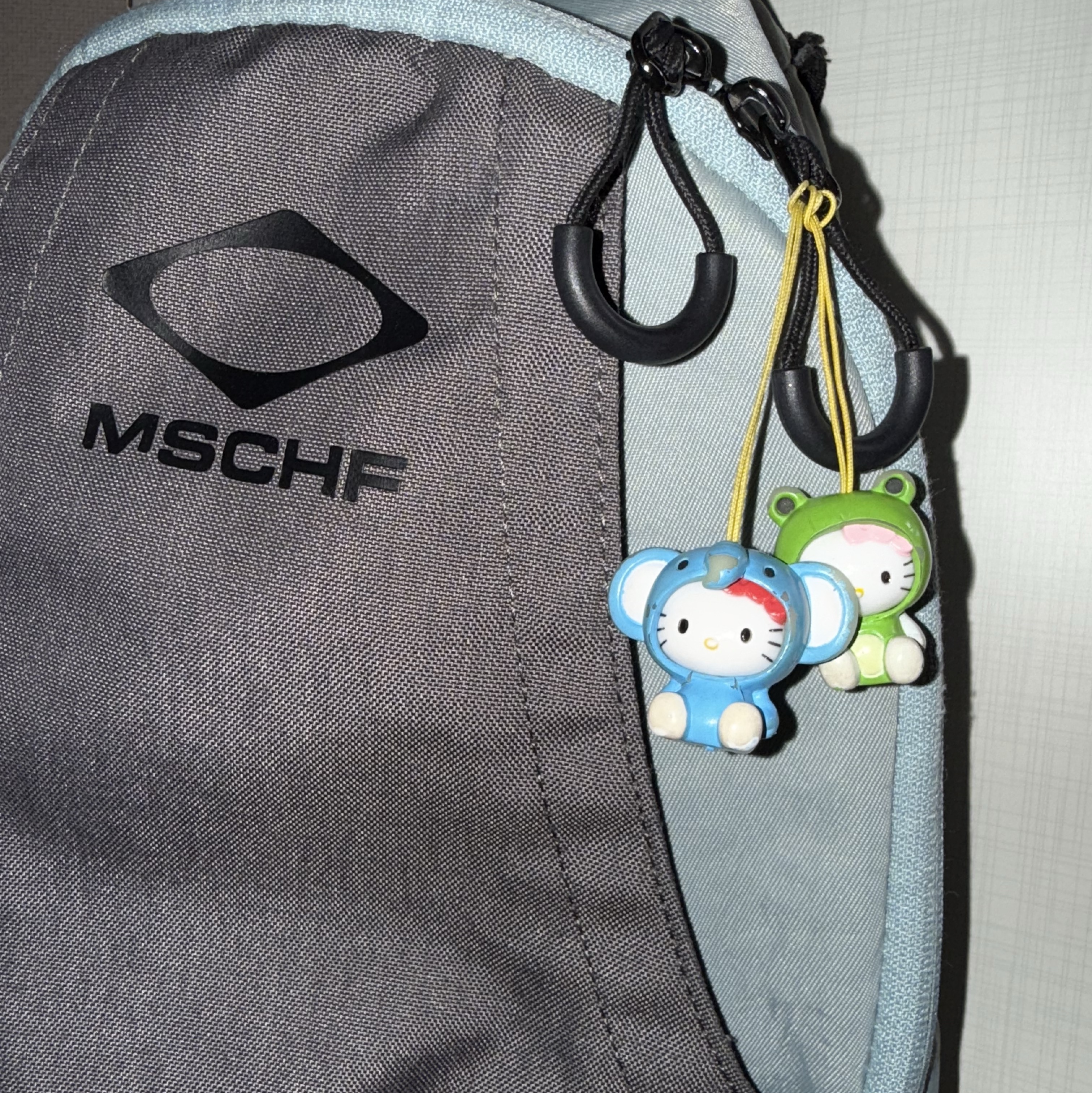 Mischief Rhombus Backpack Blue 착용 스타일