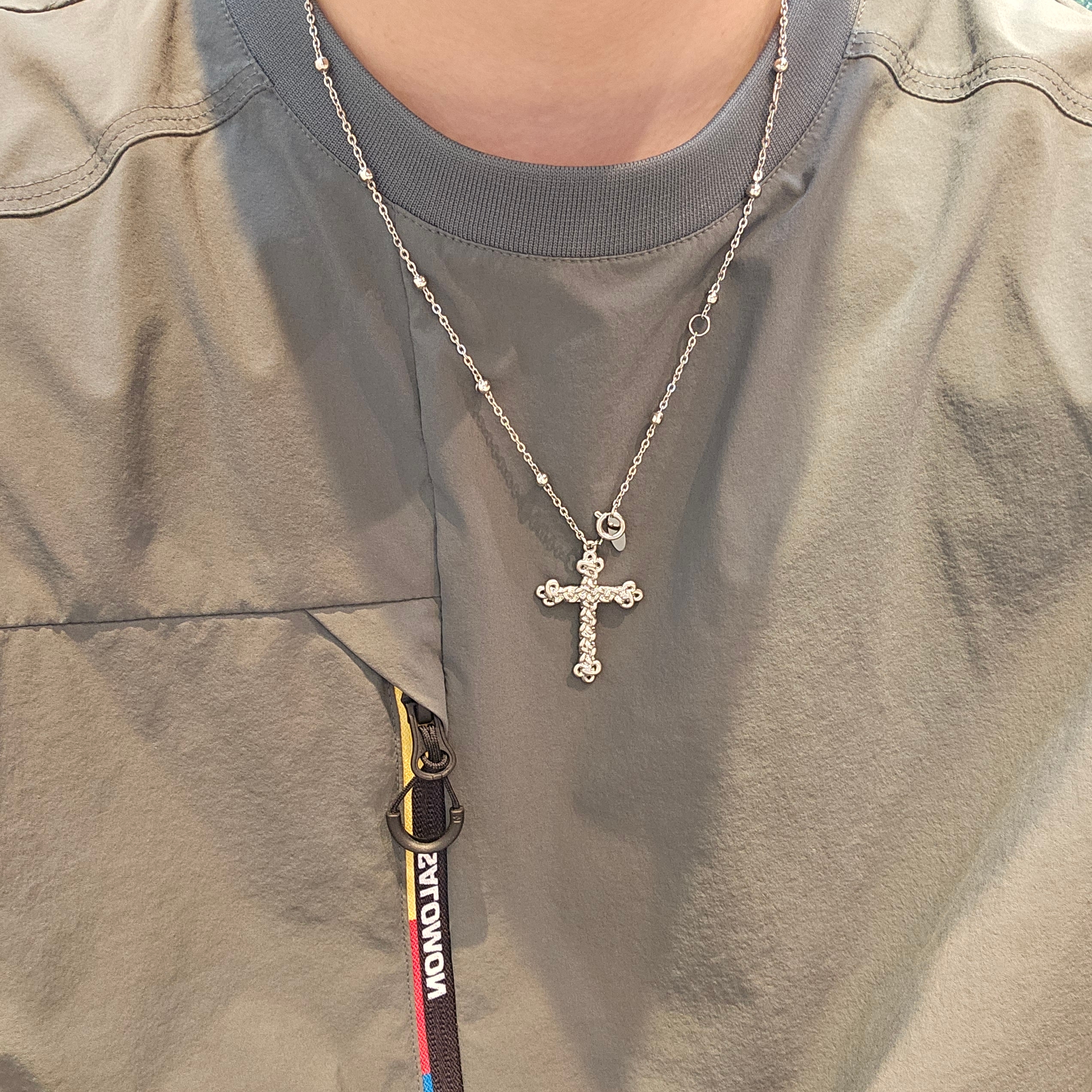Sentiments No.473 Knot Cross Necklace Silver 착용 스타일