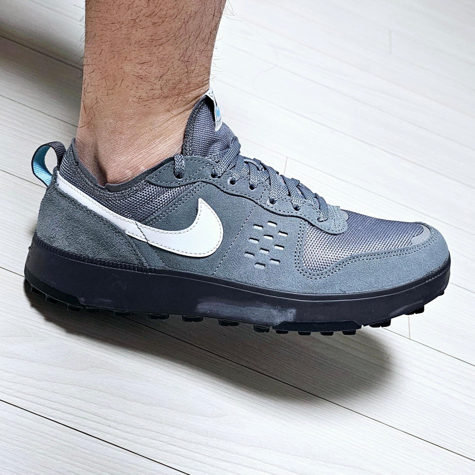 Nike C1TY Smoke Grey Medium Ash 착용 스타일