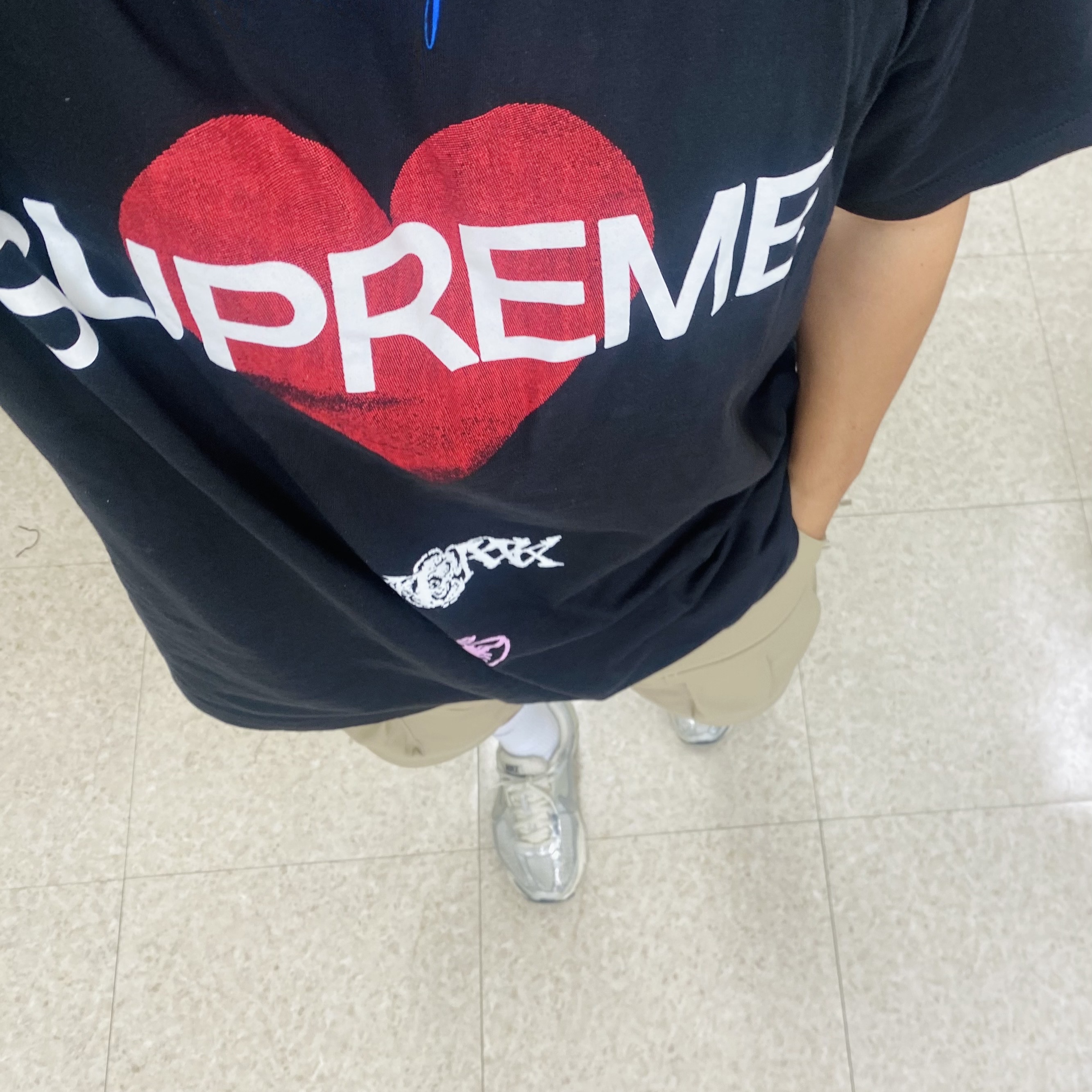 Supreme Announcing T-Shirt Black - 25SS 착용 스타일