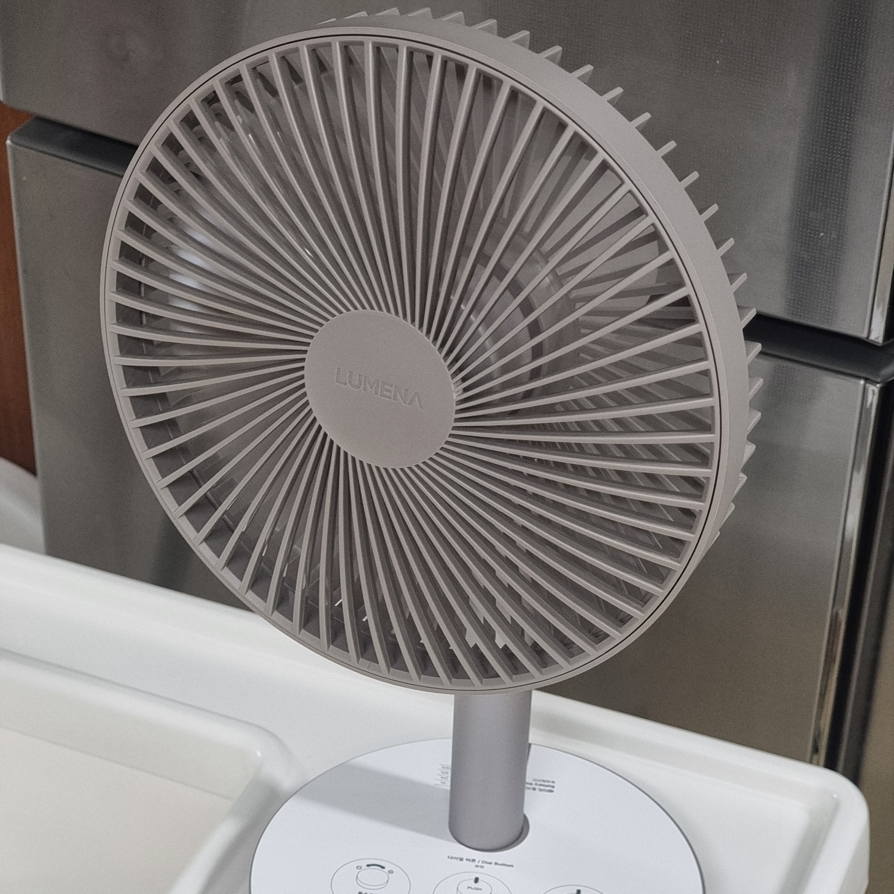 Lumena FAN PRIME 3 Wireless Circulator Modern Beige 착용 스타일