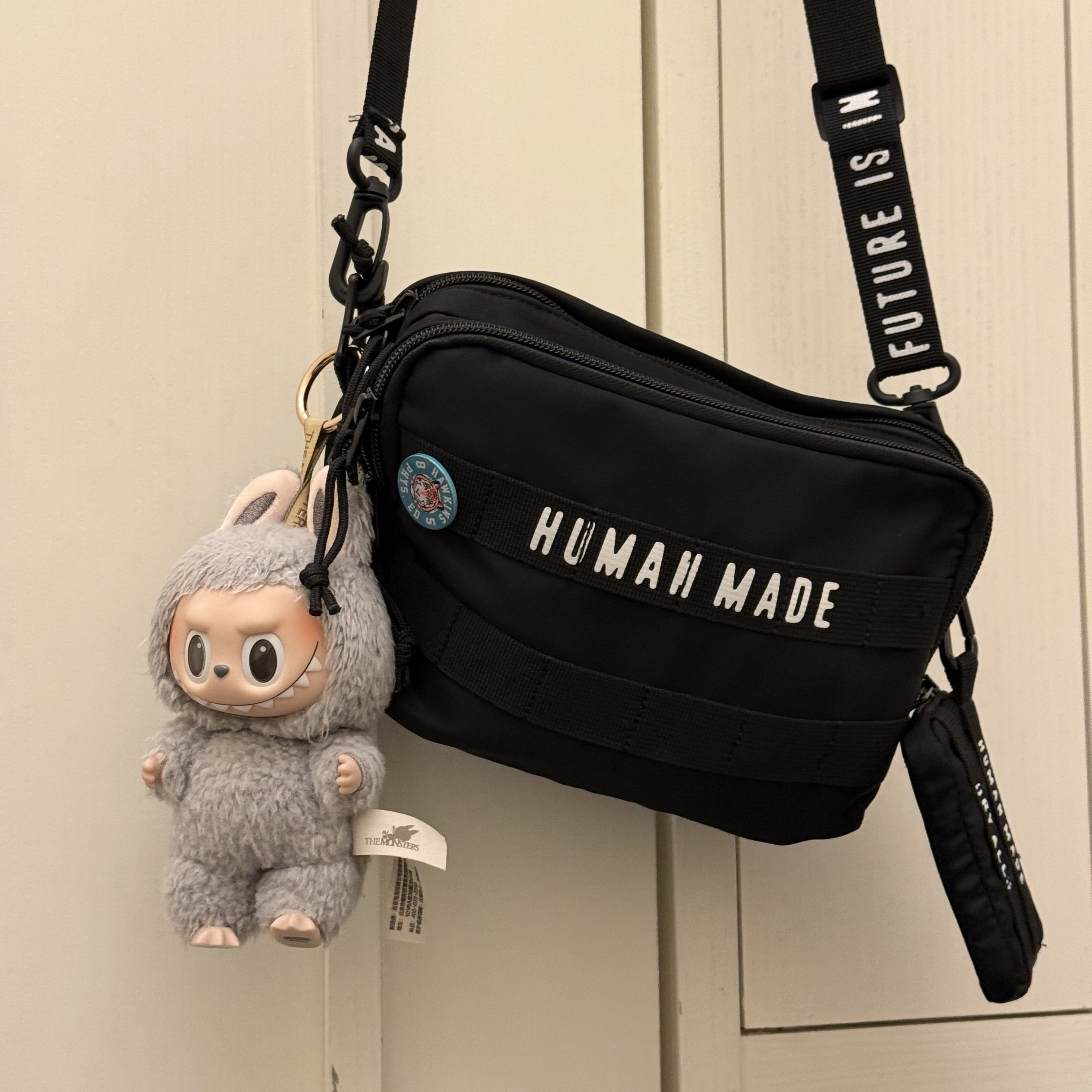 Human Made Military Pouch Small Black, Pop Mart Labubu The Monsters Labubu Tasty Macarons Series Sesame Bean Keyring (Opened Case) 착용 스타일 - 1
