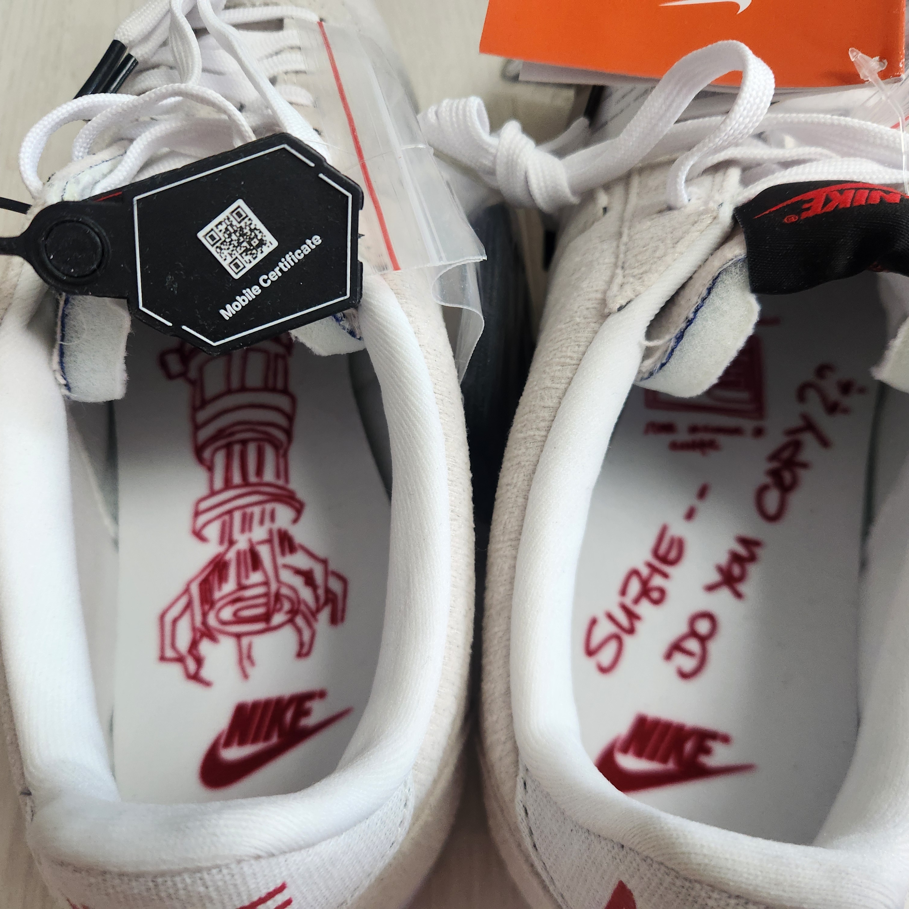 Nike x Stranger Things Classic Cortez Sail Upside Down Pack 착용 스타일 - 2