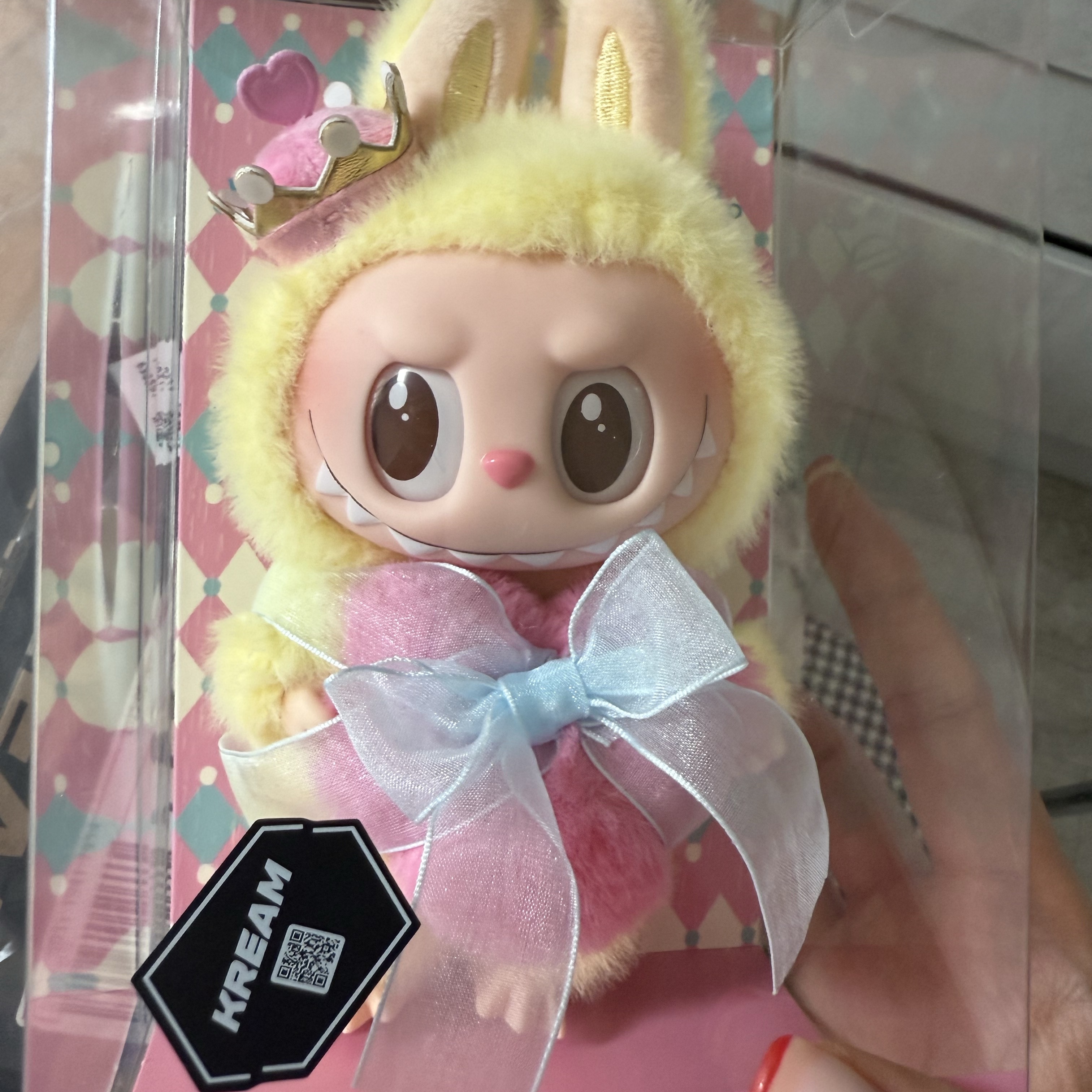 Pop Mart The Monsters Checkmate Series Plush Keyring 착용 스타일