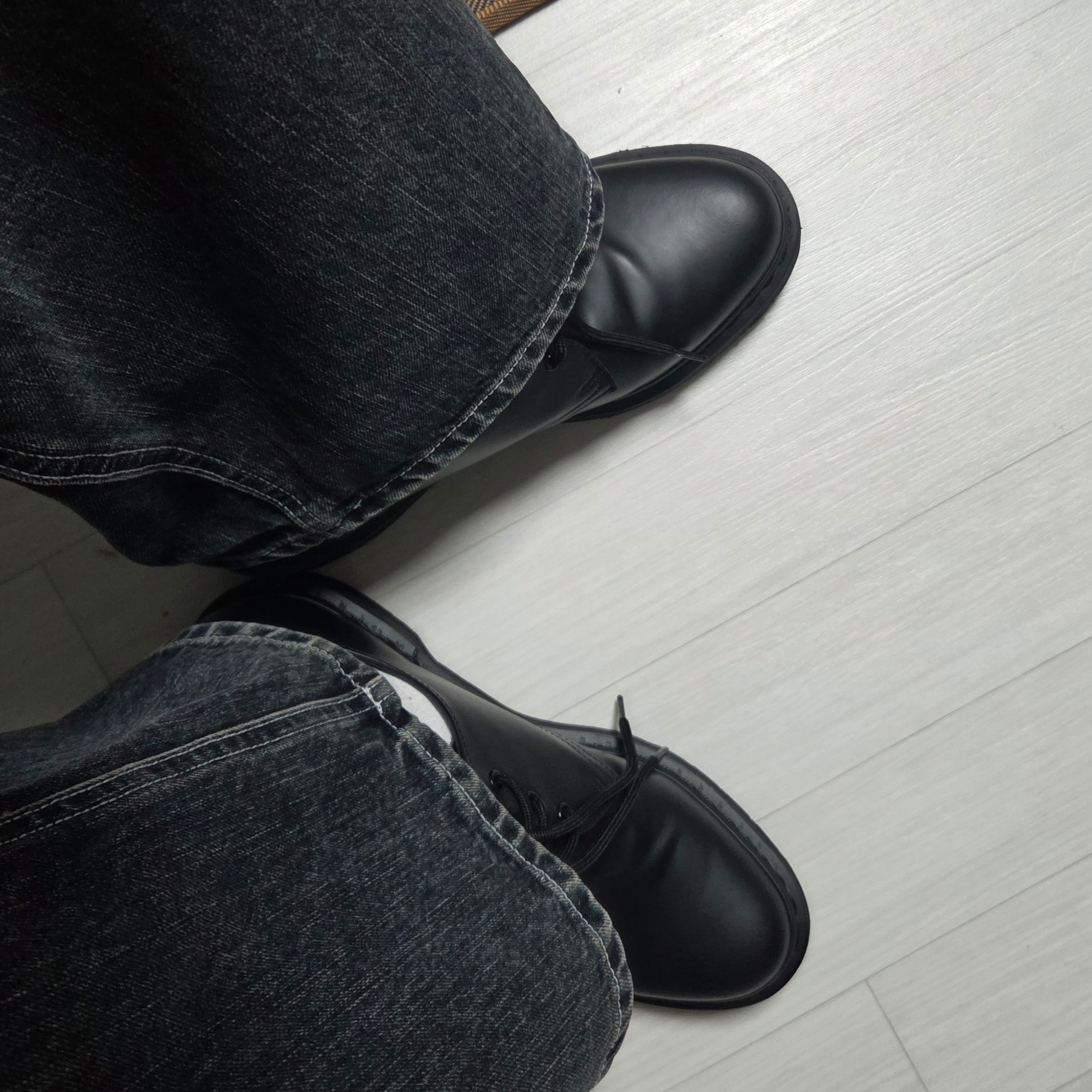Dr. Martens 1461 Mono Black 착용 스타일