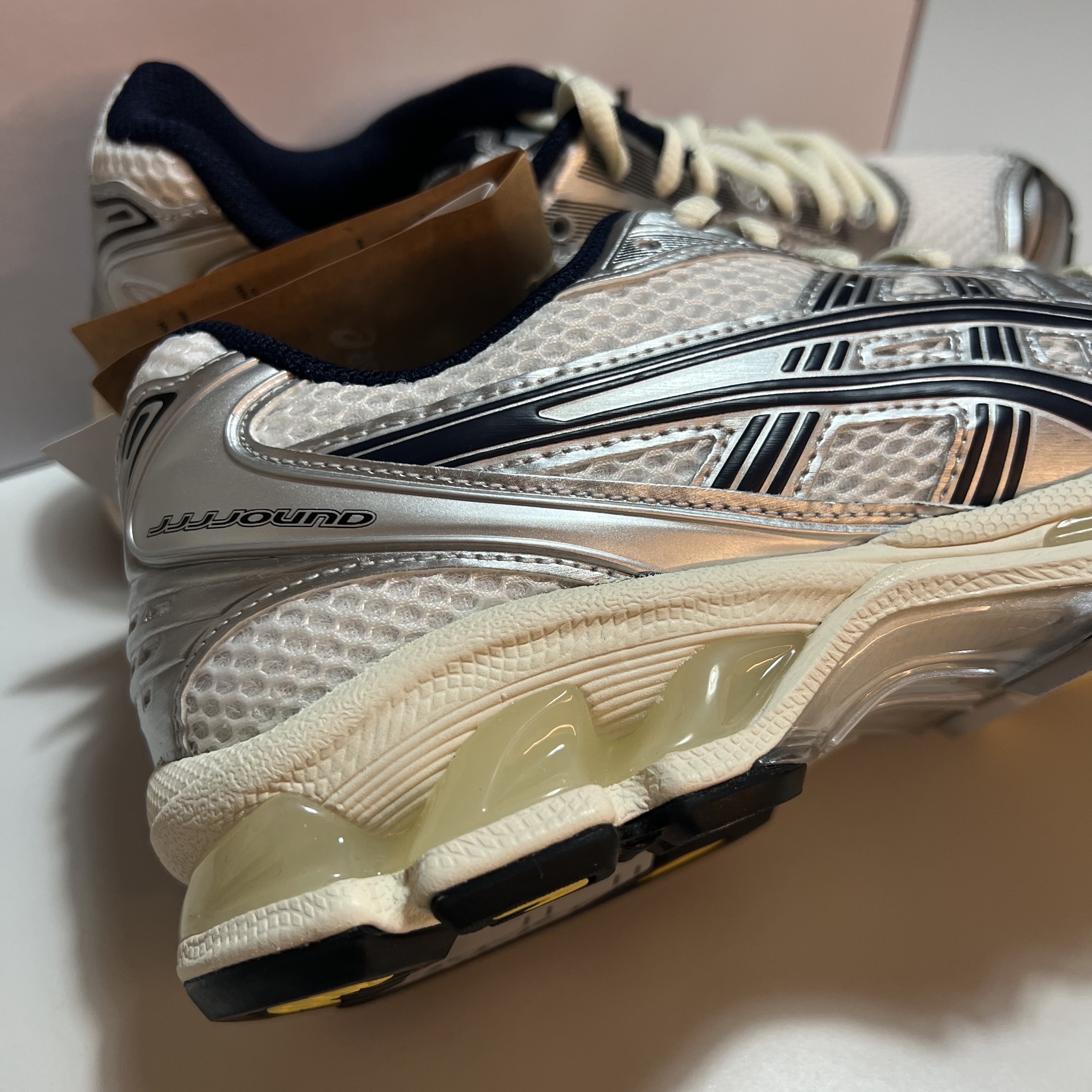 Asics x JJJJound Gel-Kayano 14 White Midnight 착용 스타일 - 2