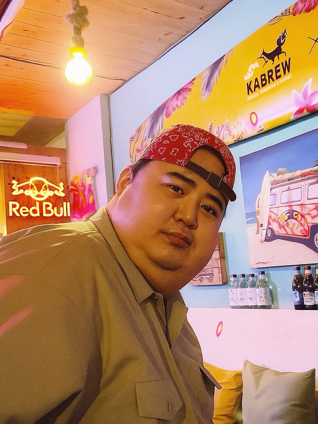 Supreme Bandana Camp Cap Red - 21SS, Supreme Leather S/S Work Shirt Tan - 23FW 착용 스타일 - 1