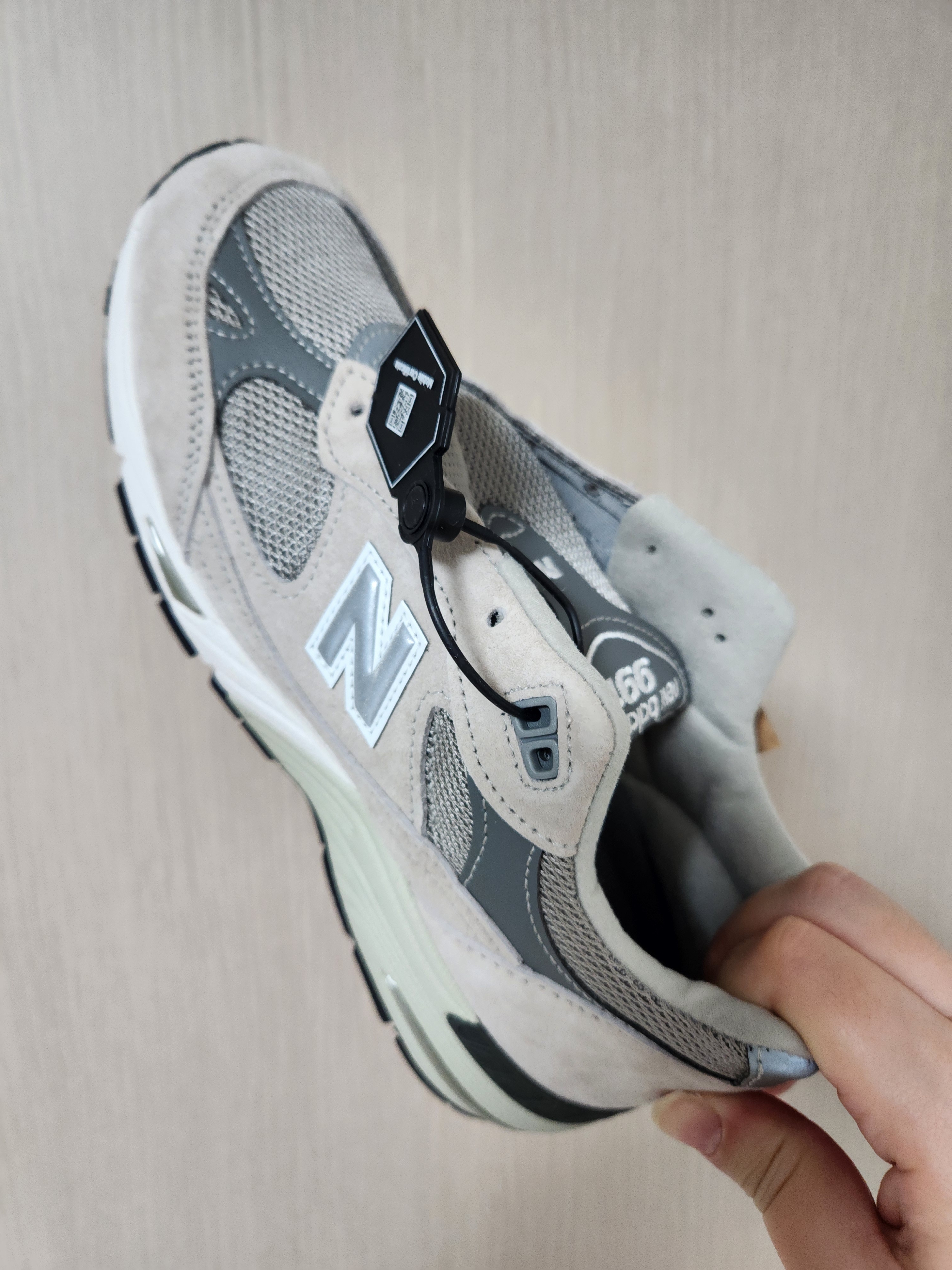 (W) New Balance 991 Made in UK Grey 착용 스타일