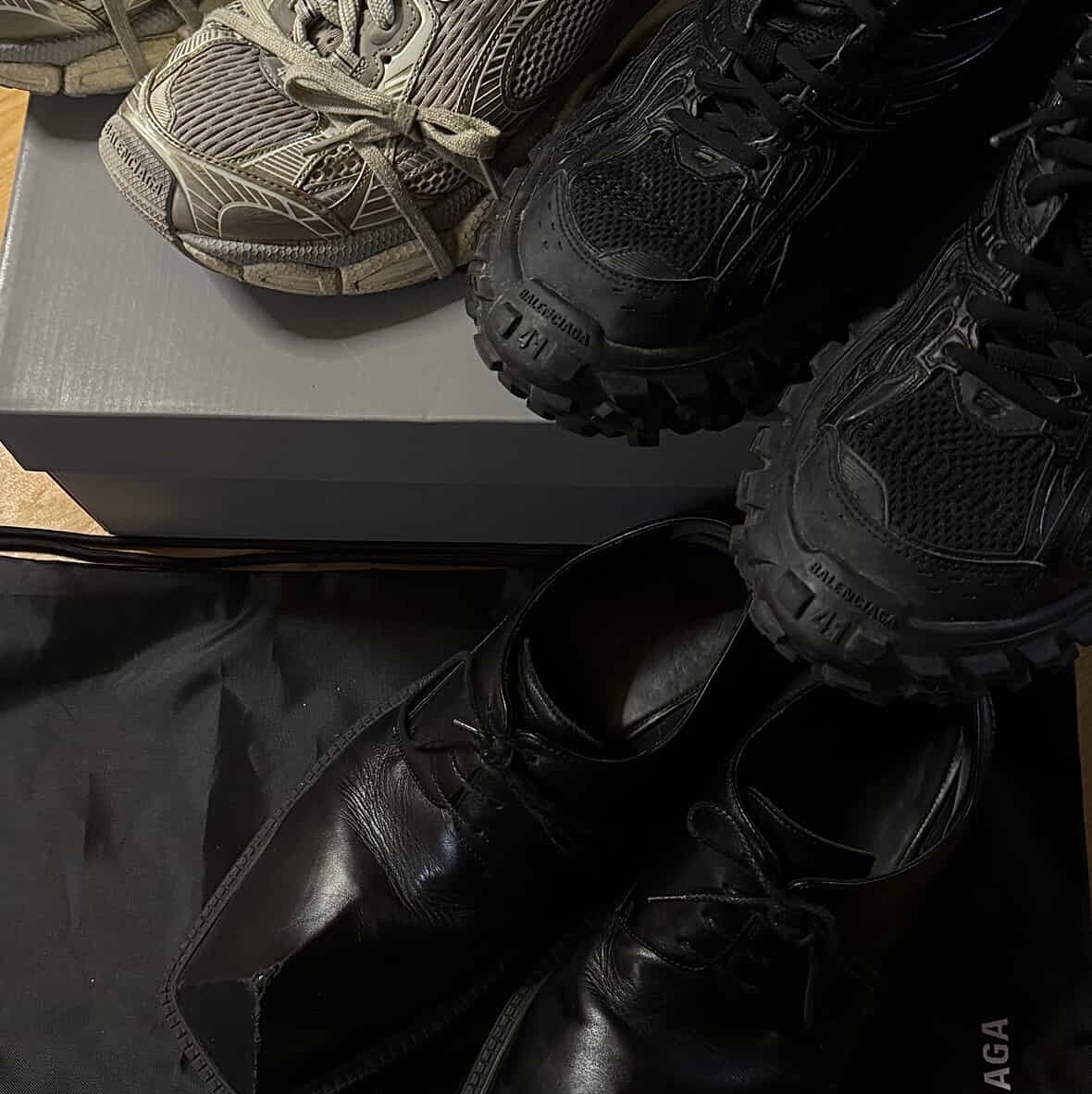 Balenciaga 3XL Sneakers Light Beige, Balenciaga Defender Sneakers Black 착용 스타일 - 1