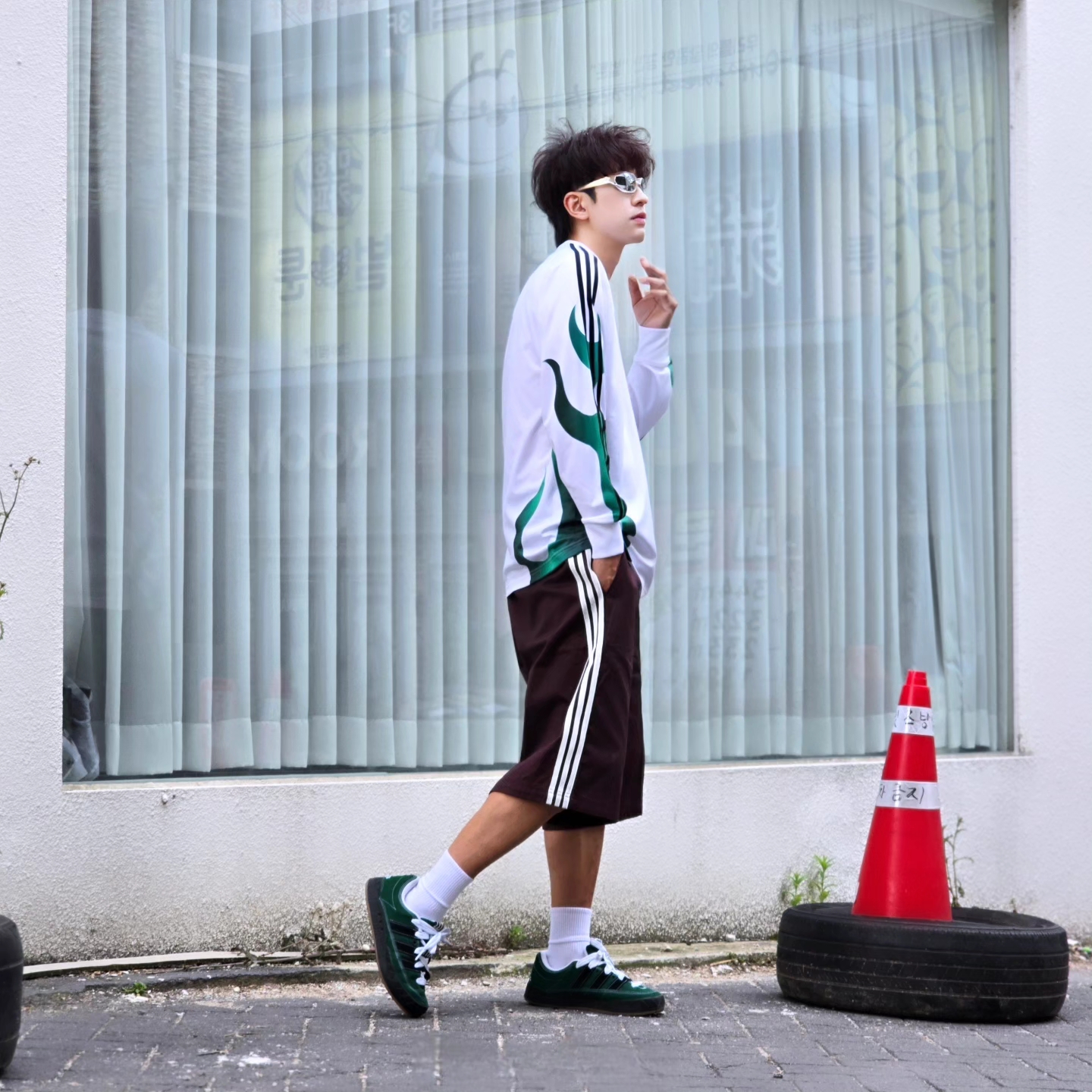 Adidas Flames Bike Shirt White - KR Sizing, Adidas Flames Bike Shirt White - US Sizing 착용 스타일 - 2