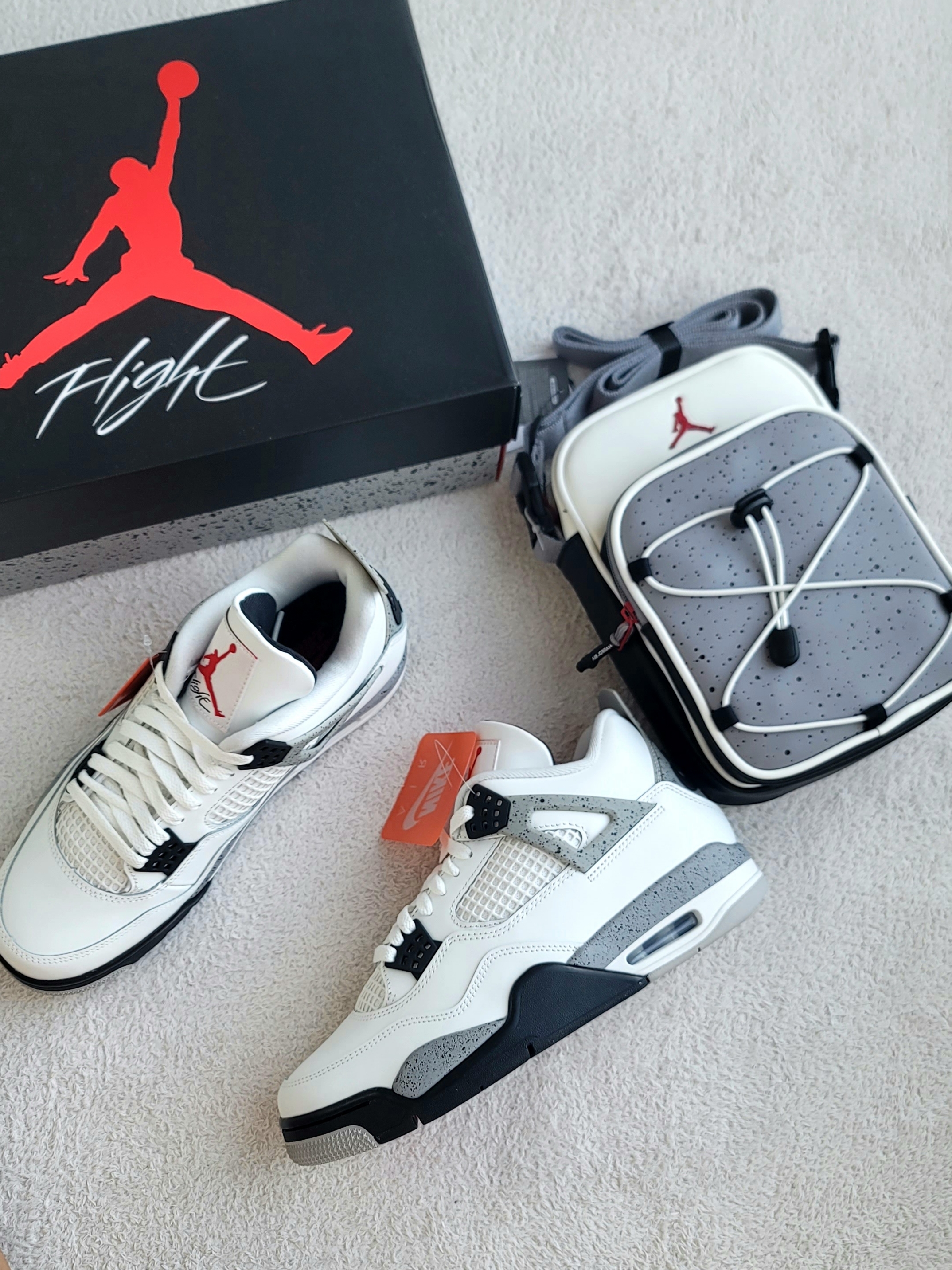 Jordan 4 Retro OG White Cement 2025 착용 스타일 - 1