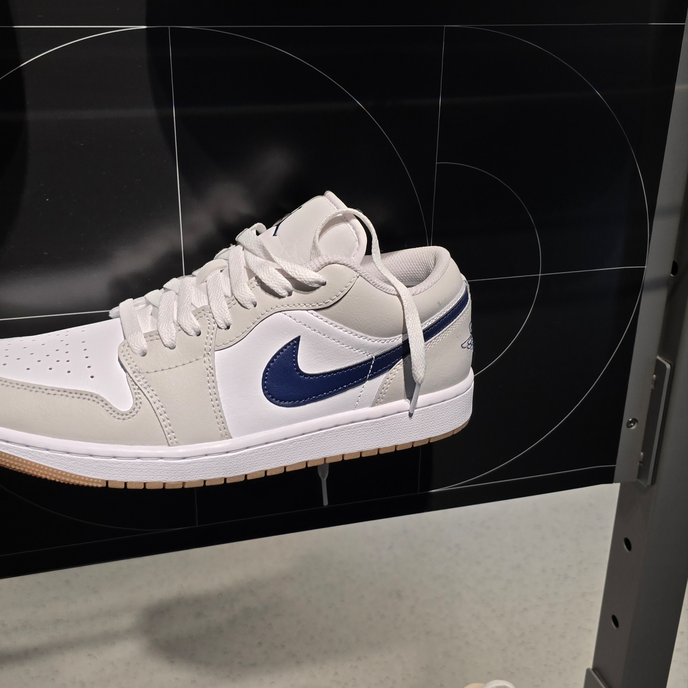 (GS) Jordan 1 Low White Neutral Grey 착용 스타일