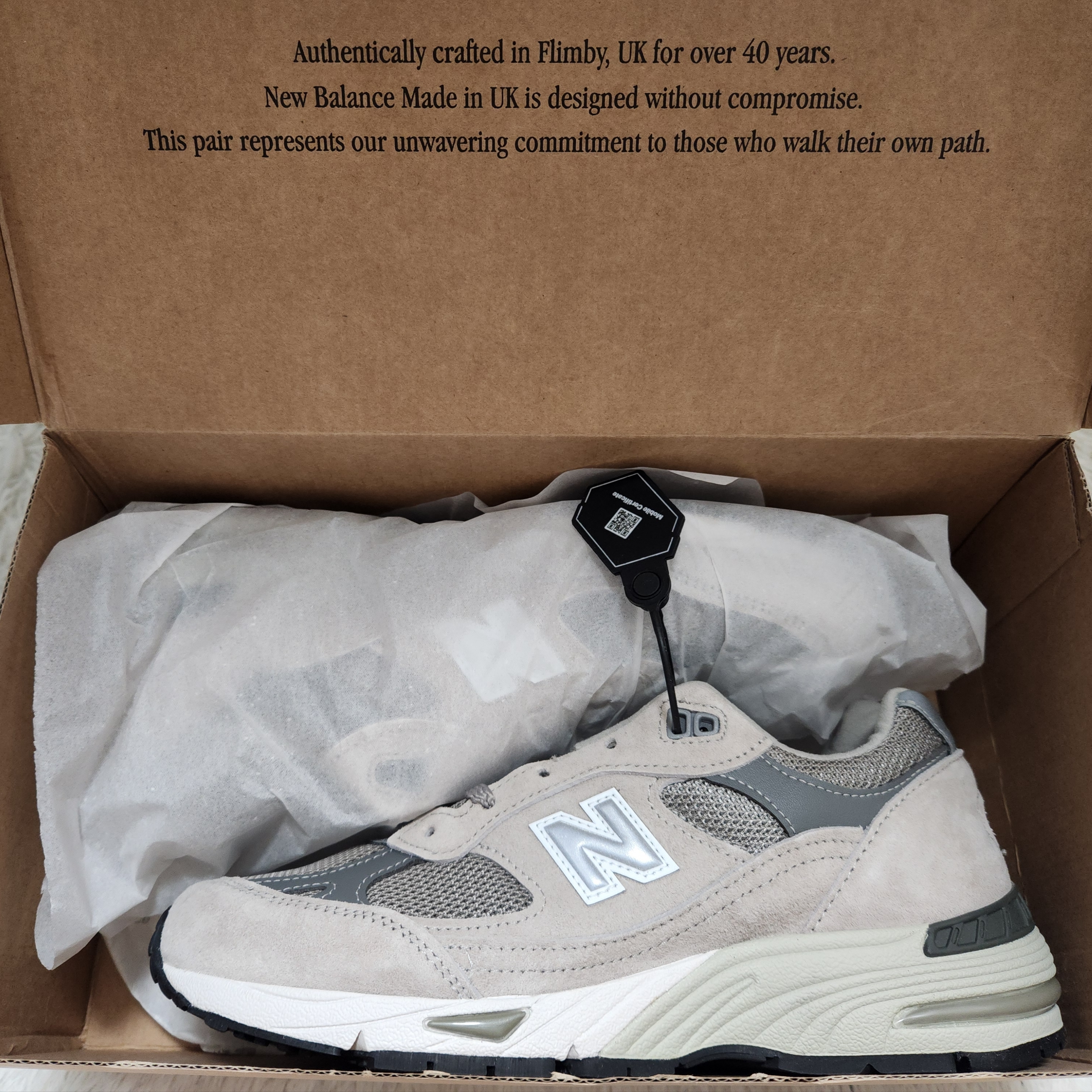 (W) New Balance 991 Made in UK Grey 착용 스타일 - 2