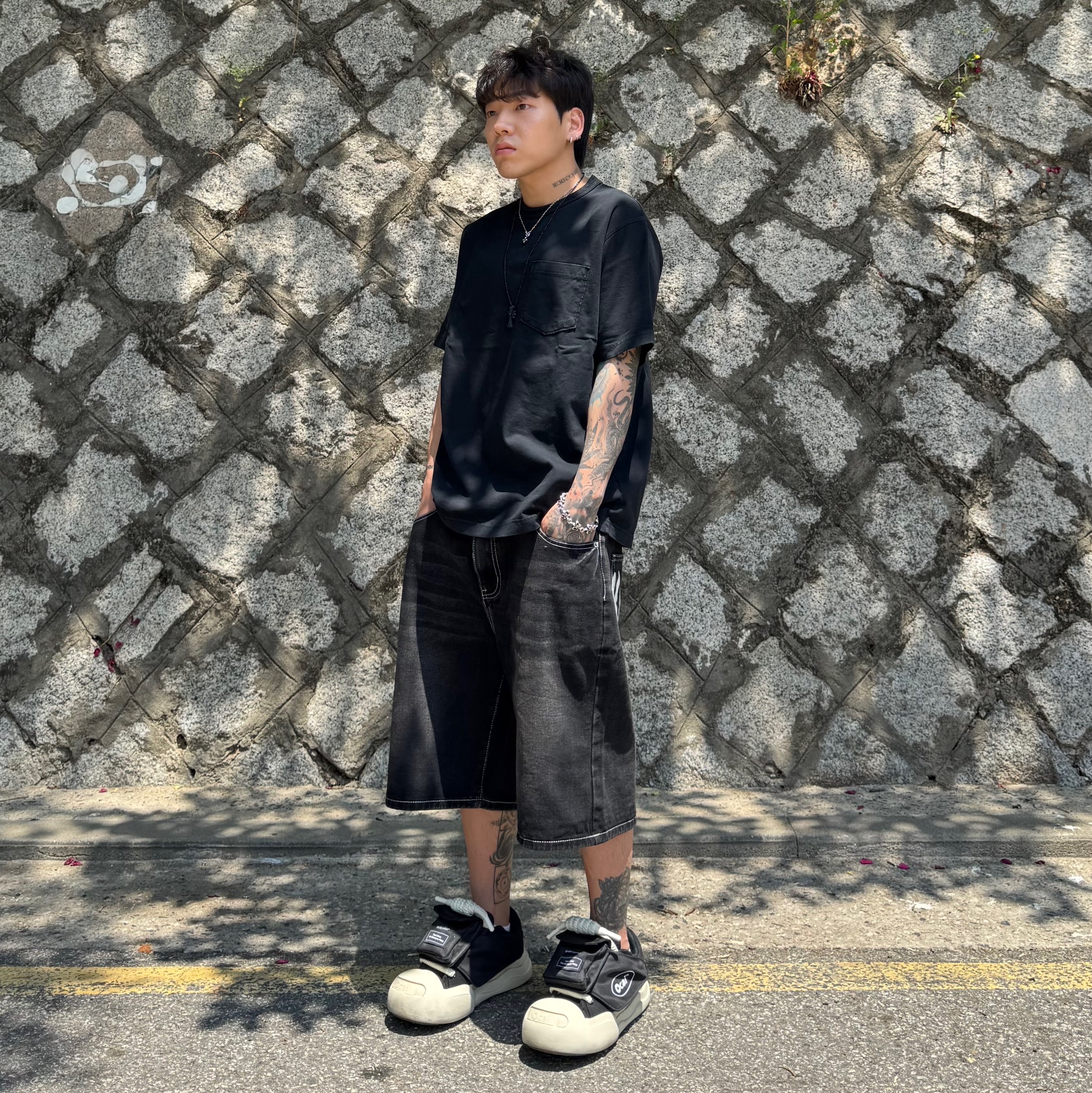 Scudo Vintage Cube Drop Necklace 착용 스타일 - 1