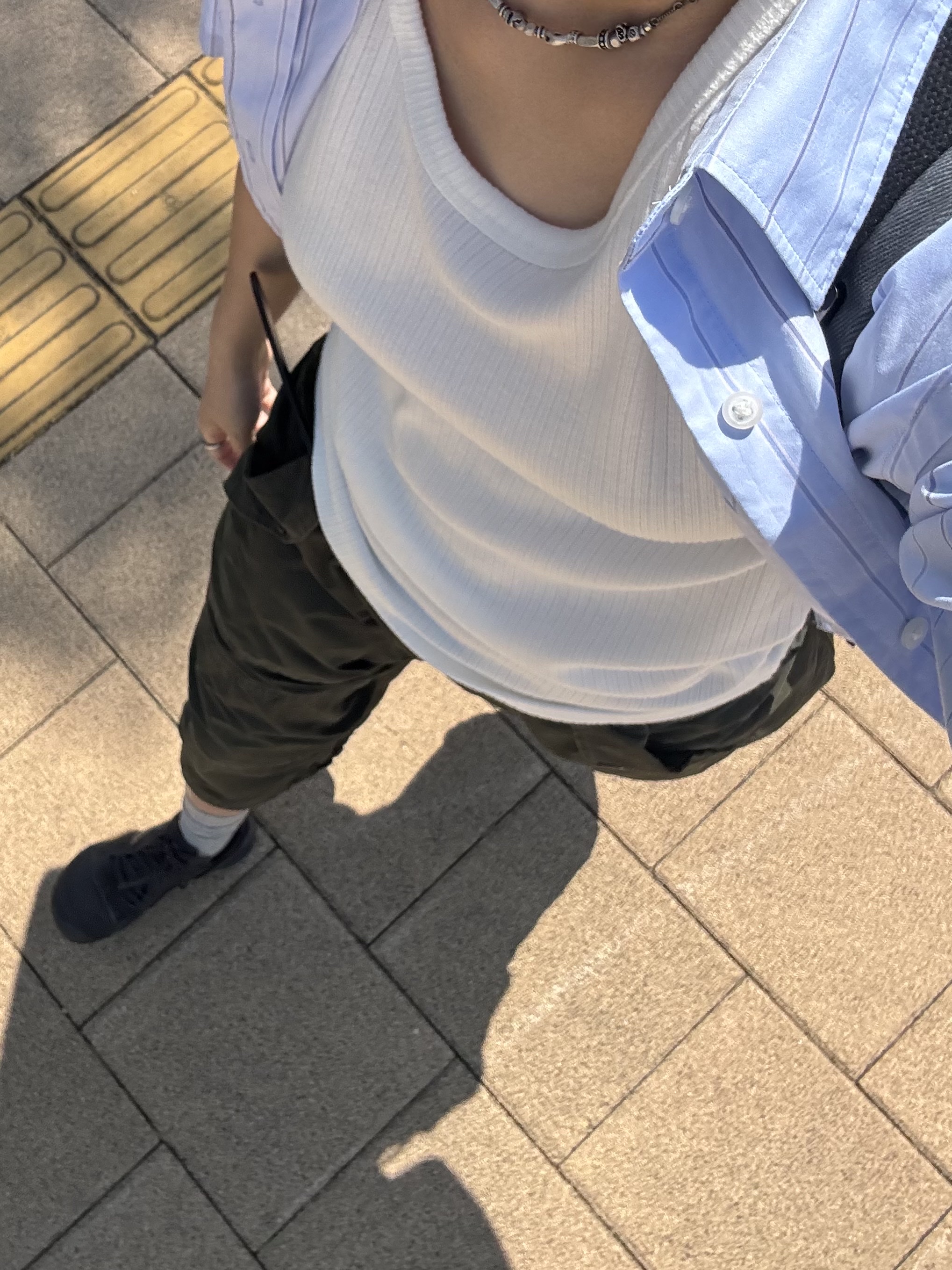 New Balance Minimus MT10O Black Castlerock, Polyteru 1011 Nylon Track Pants Dark Navy 착용 스타일 - 5