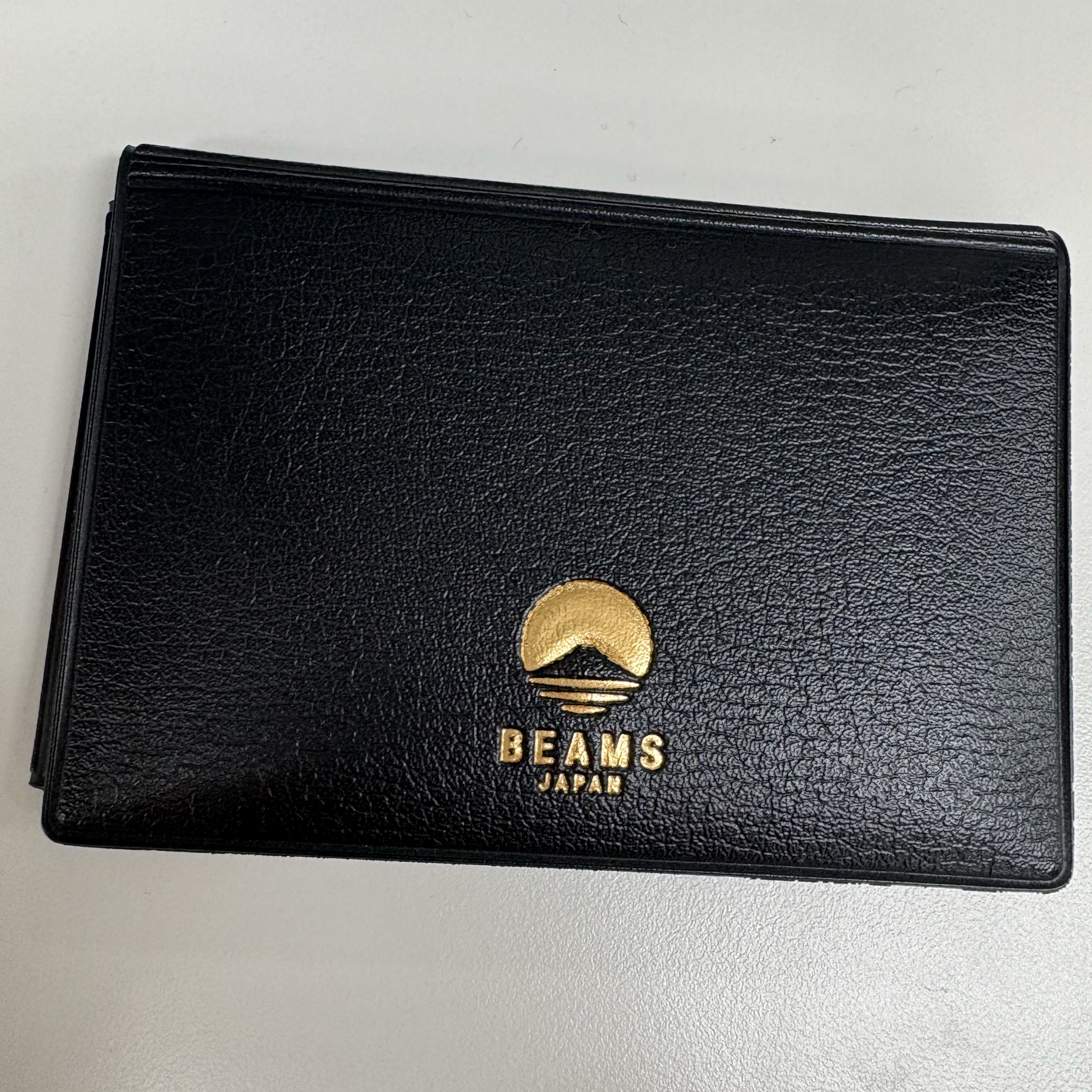 Beams x Hightide Special Order Pass & Card Case Black 착용 스타일