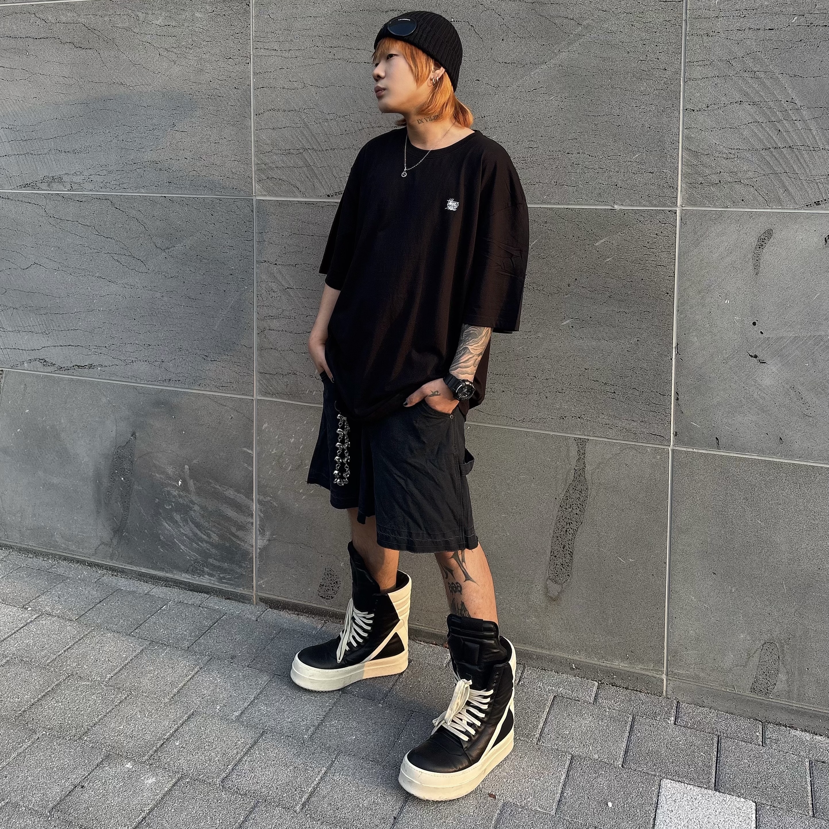 C.P. Company Extra Fine Merino Wool Goggle Beanie Black, Rick Owens Leather Mega Bumper Geobasket Black Milk 착용 스타일