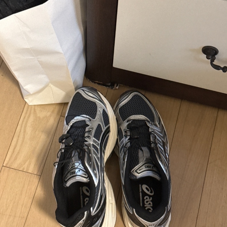 Asics Unlimited Gel-Kayano 14 Carrier Grey Black 착용 스타일
