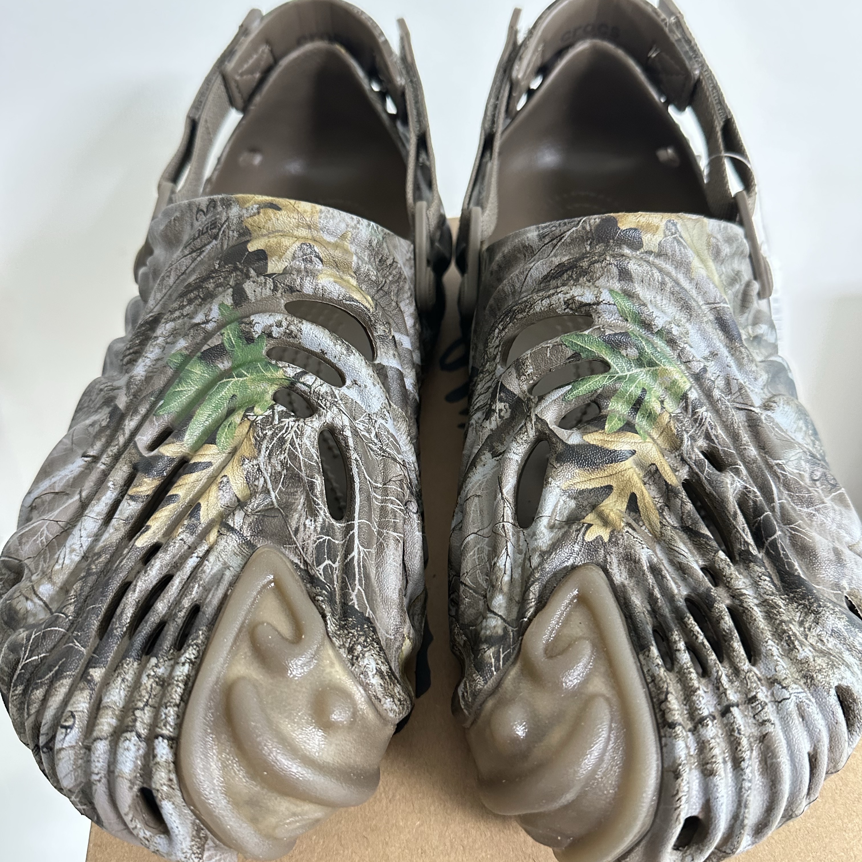 Crocs x Salehe Bembury Real Tree Camo 착용 스타일 - 1