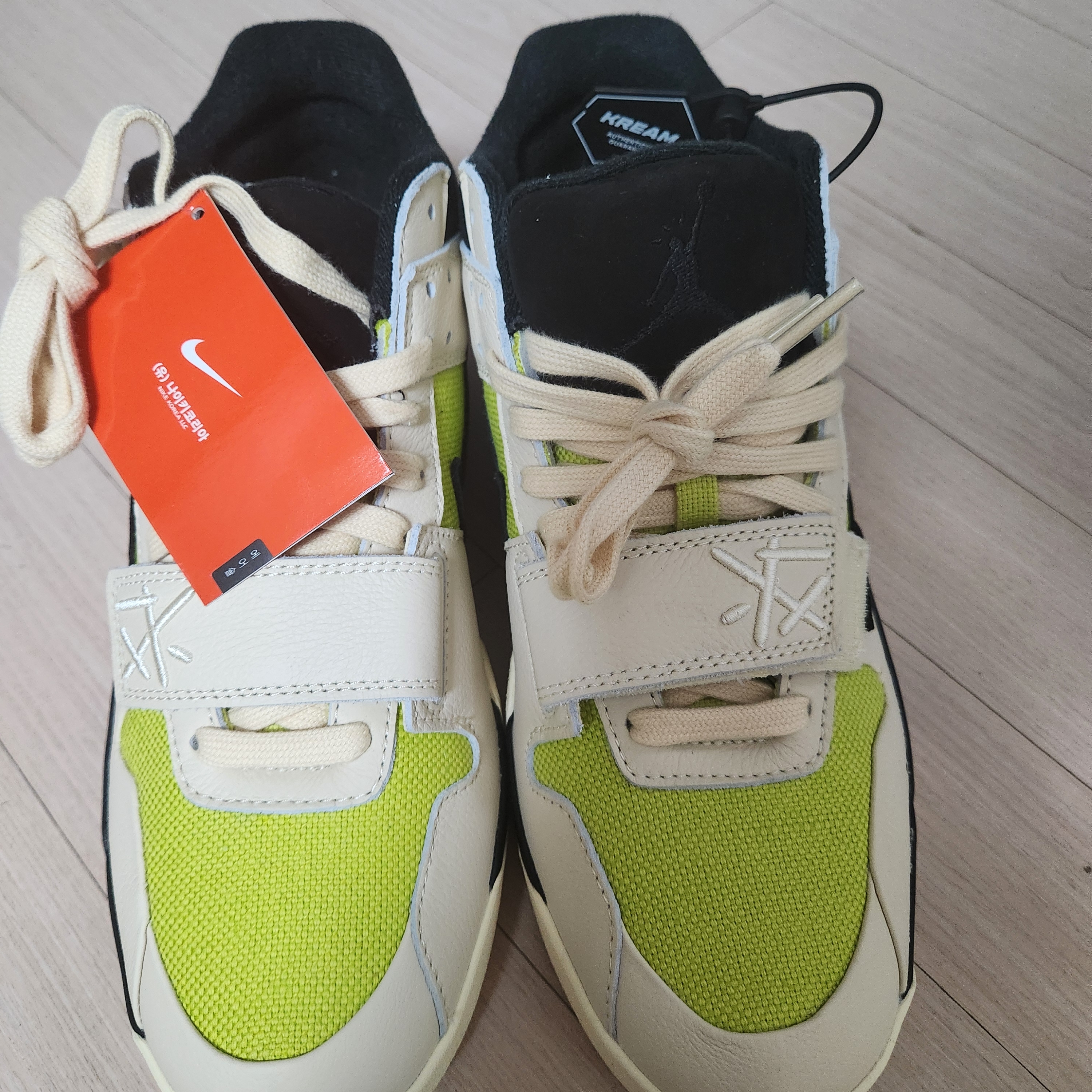 Jordan x Travis Scott Jumpman Jack TR Bright Cactus 착용 스타일 - 3