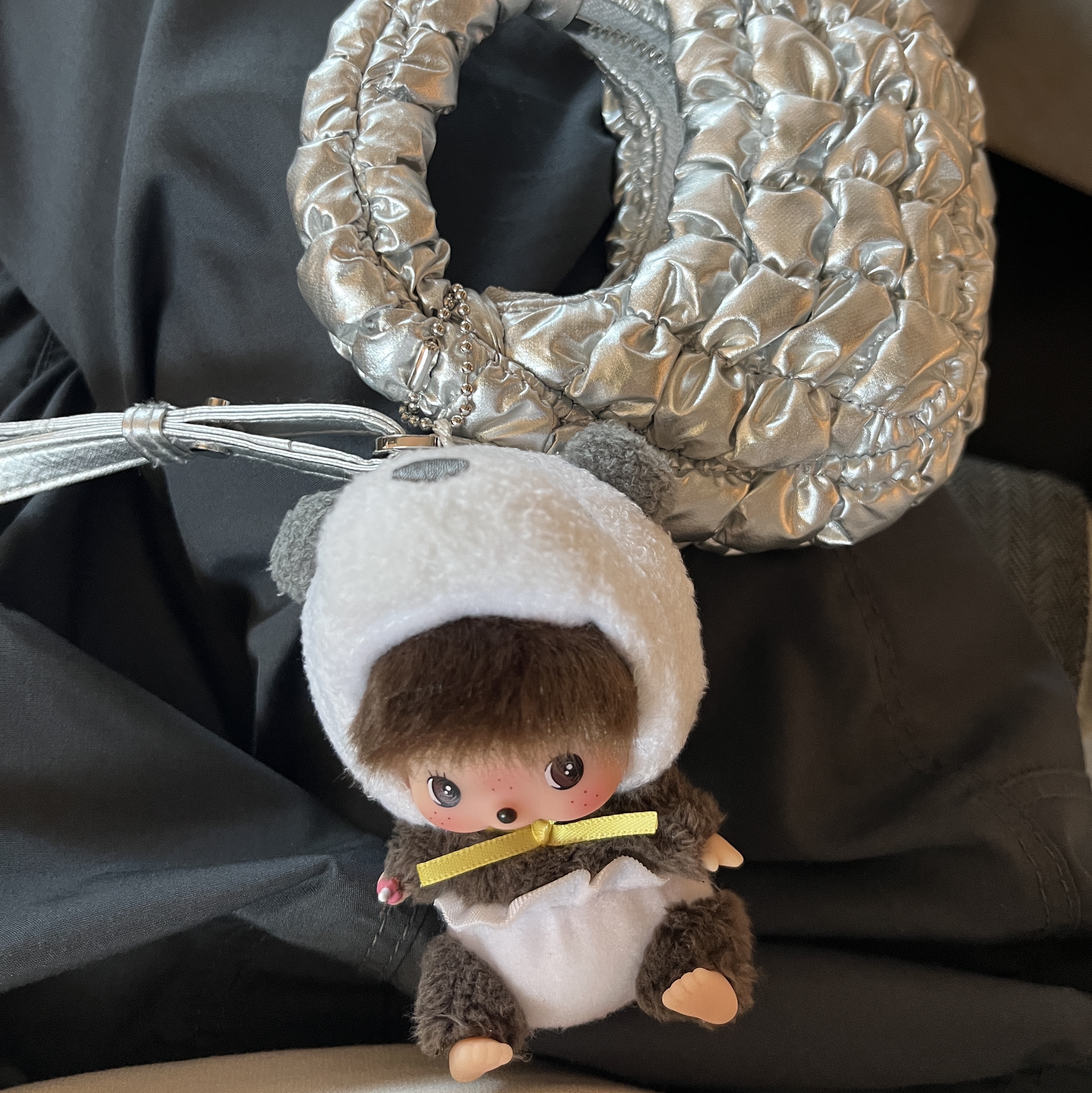 Monchhichi Animal Bebichhichi SS Panda Key Chain White, COS Quilted Nano Crossbody Bag Silver 착용 스타일