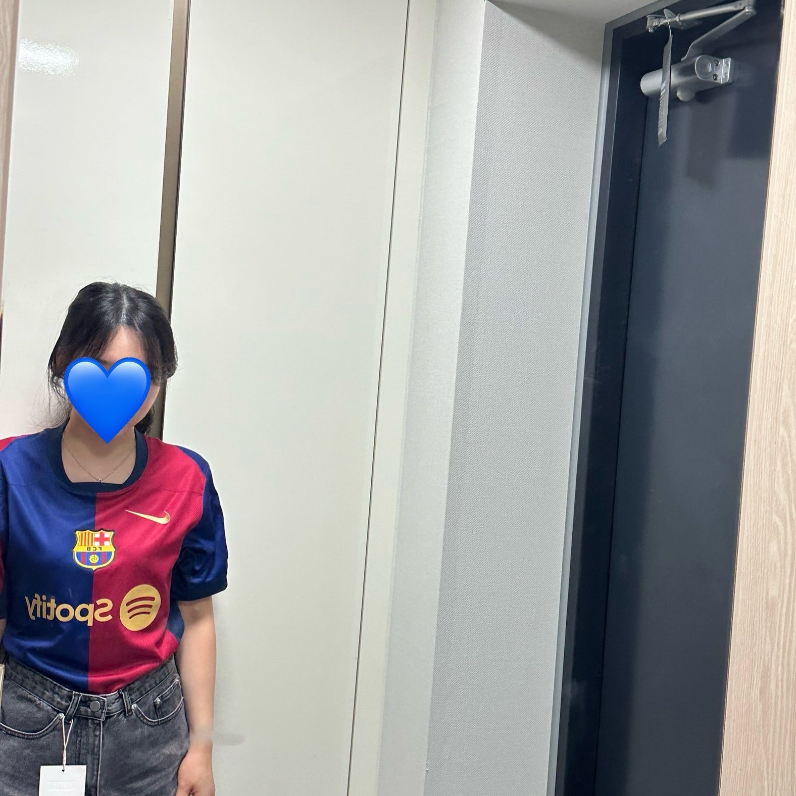 Nike FC Barcelona 2024/25 Dri-Fit Stadium Home Jersey Deep Royal Blue Noble Red (Non Marking Ver.) 착용 스타일