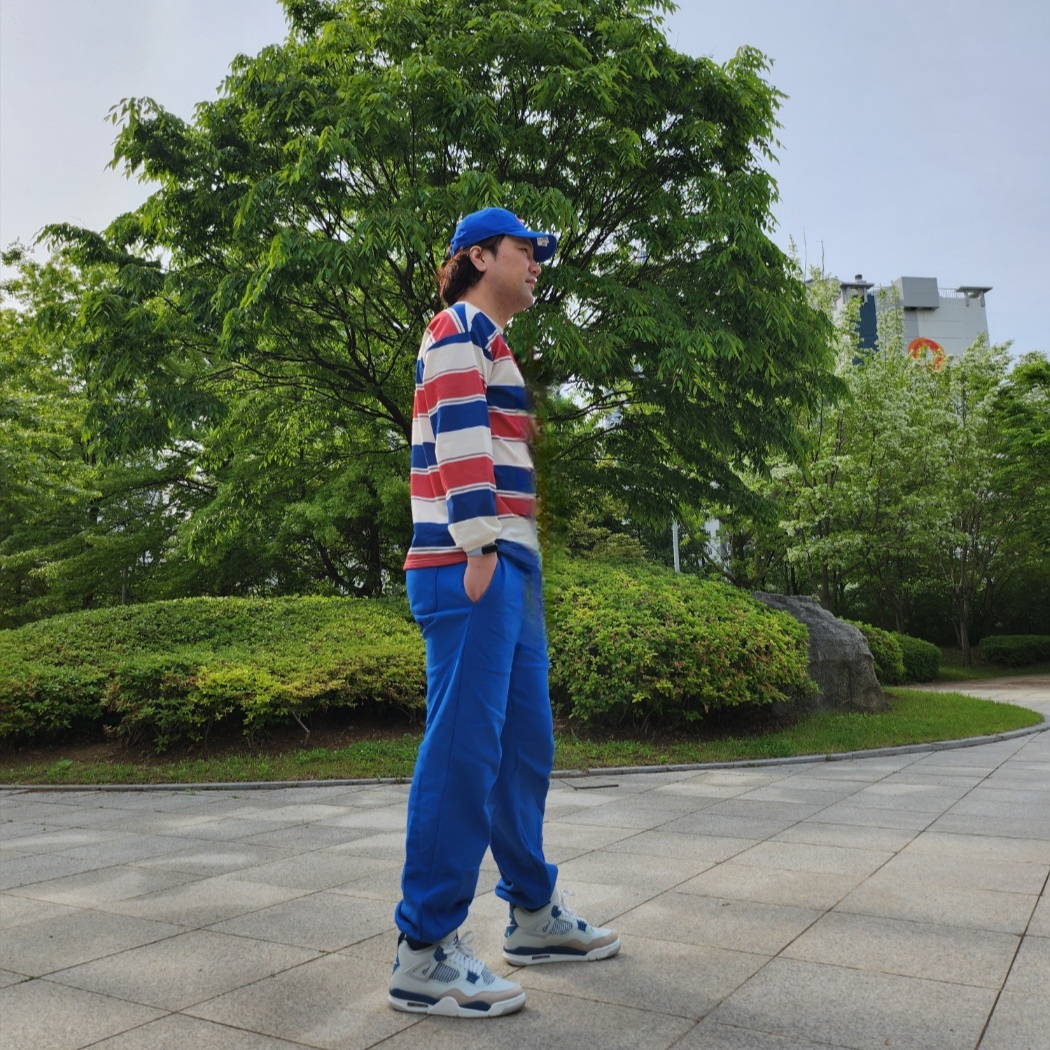Jordan 4 Retro Industrial Blue 착용 스타일