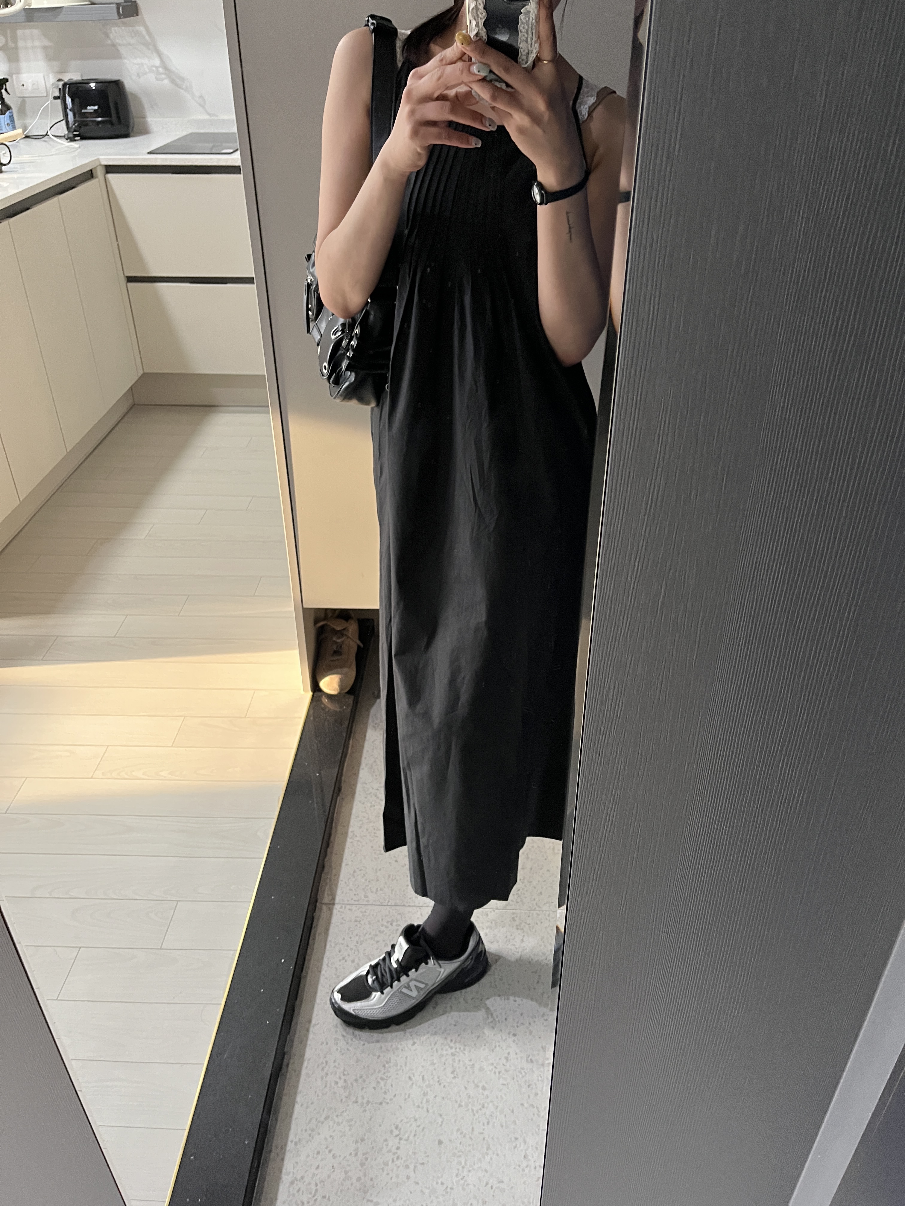 New Balance 509 Black Gray 착용 스타일 - 5