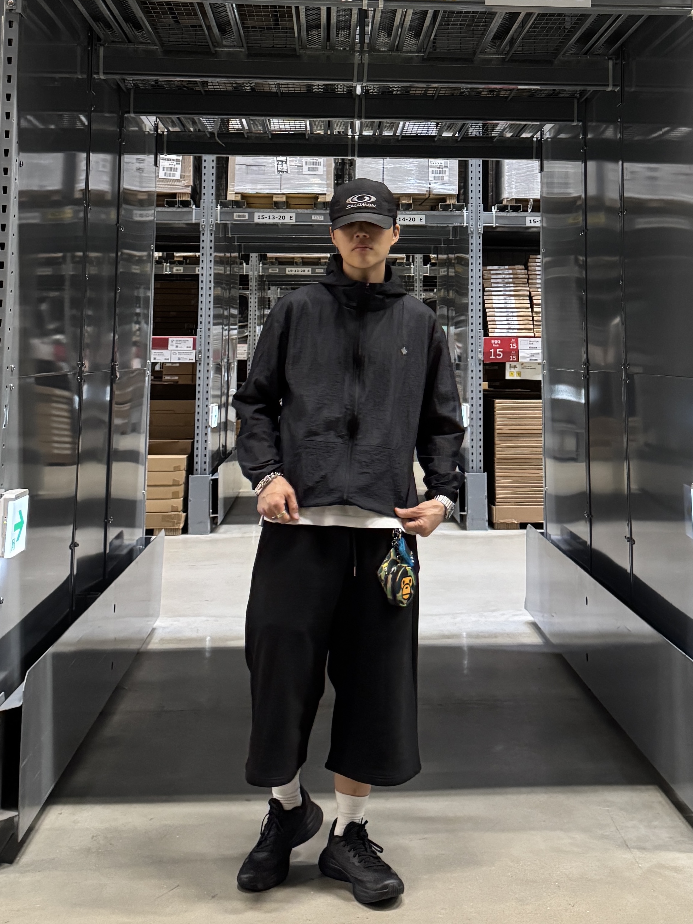 SLOW RECORD HOUSE 04 Bermuda Sweat Pants Black, Salomon x MM6 Maison Margiela Spectur 2 Black Pewter 착용 스타일 - 3