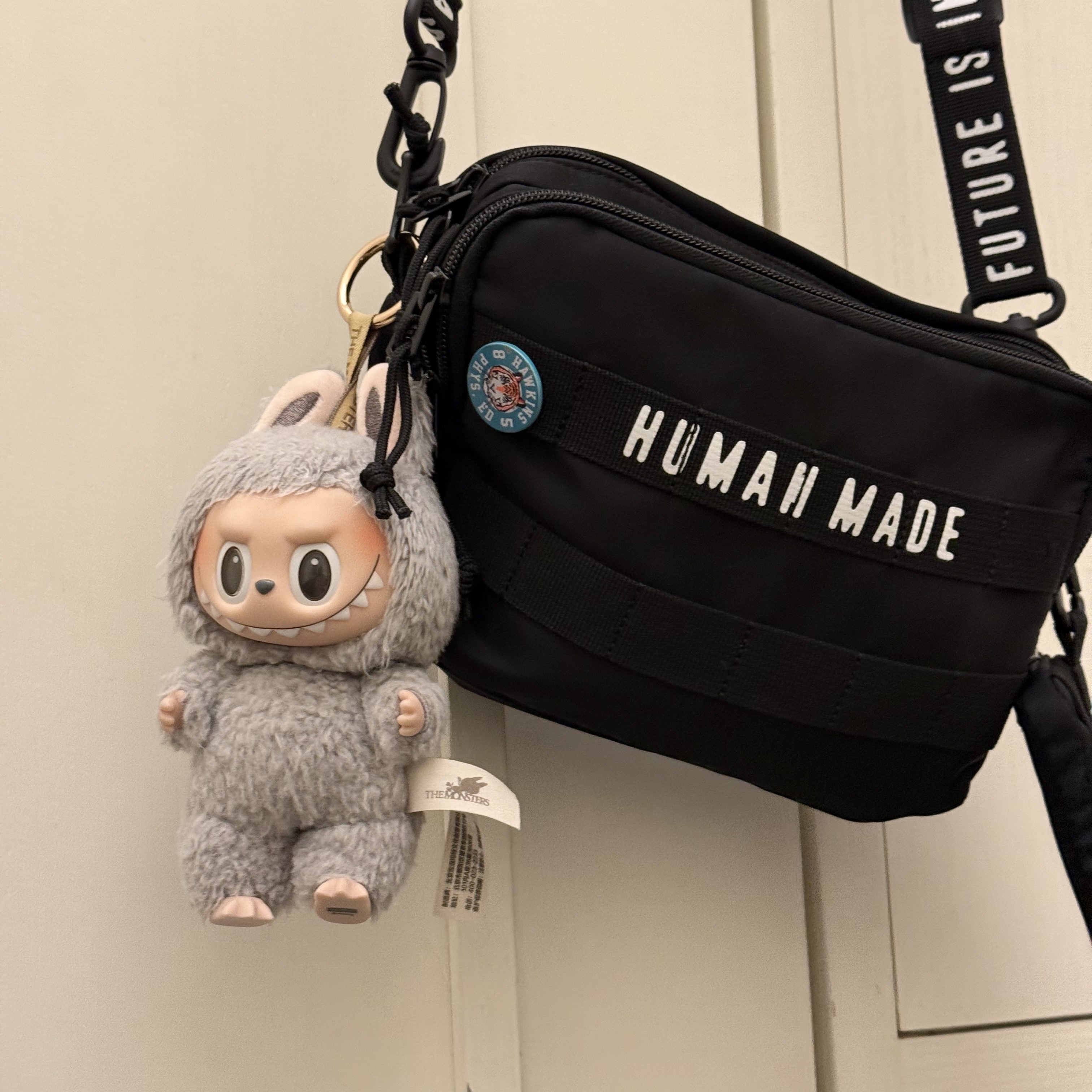 Human Made Military Pouch Small Black, Pop Mart Labubu The Monsters Labubu Tasty Macarons Series Sesame Bean Keyring (Opened Case) 착용 스타일 - 2