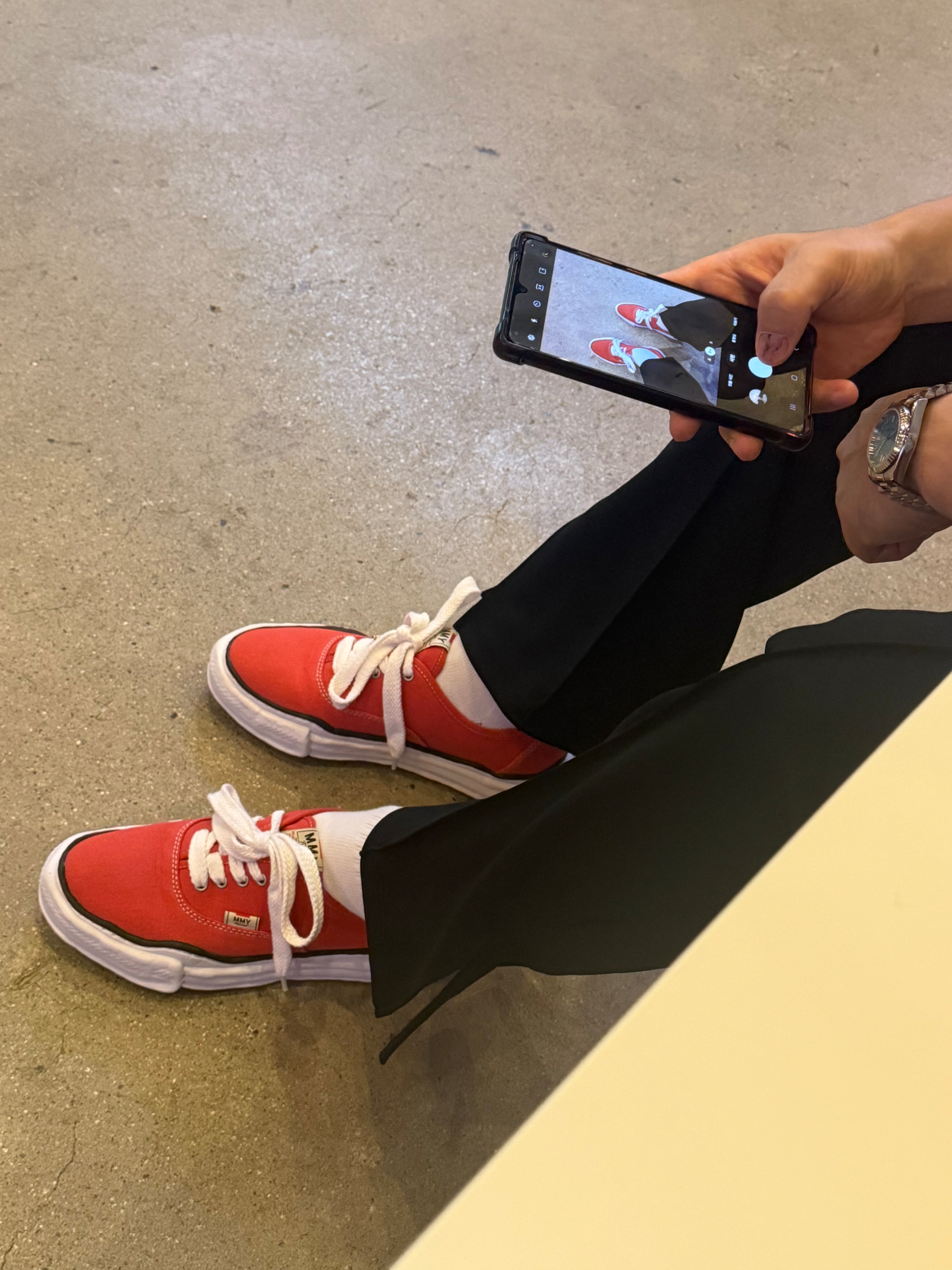 Maison Mihara Yasuhiro Baker OG Sole Canvas Low Cut Sneakers Red 착용 스타일