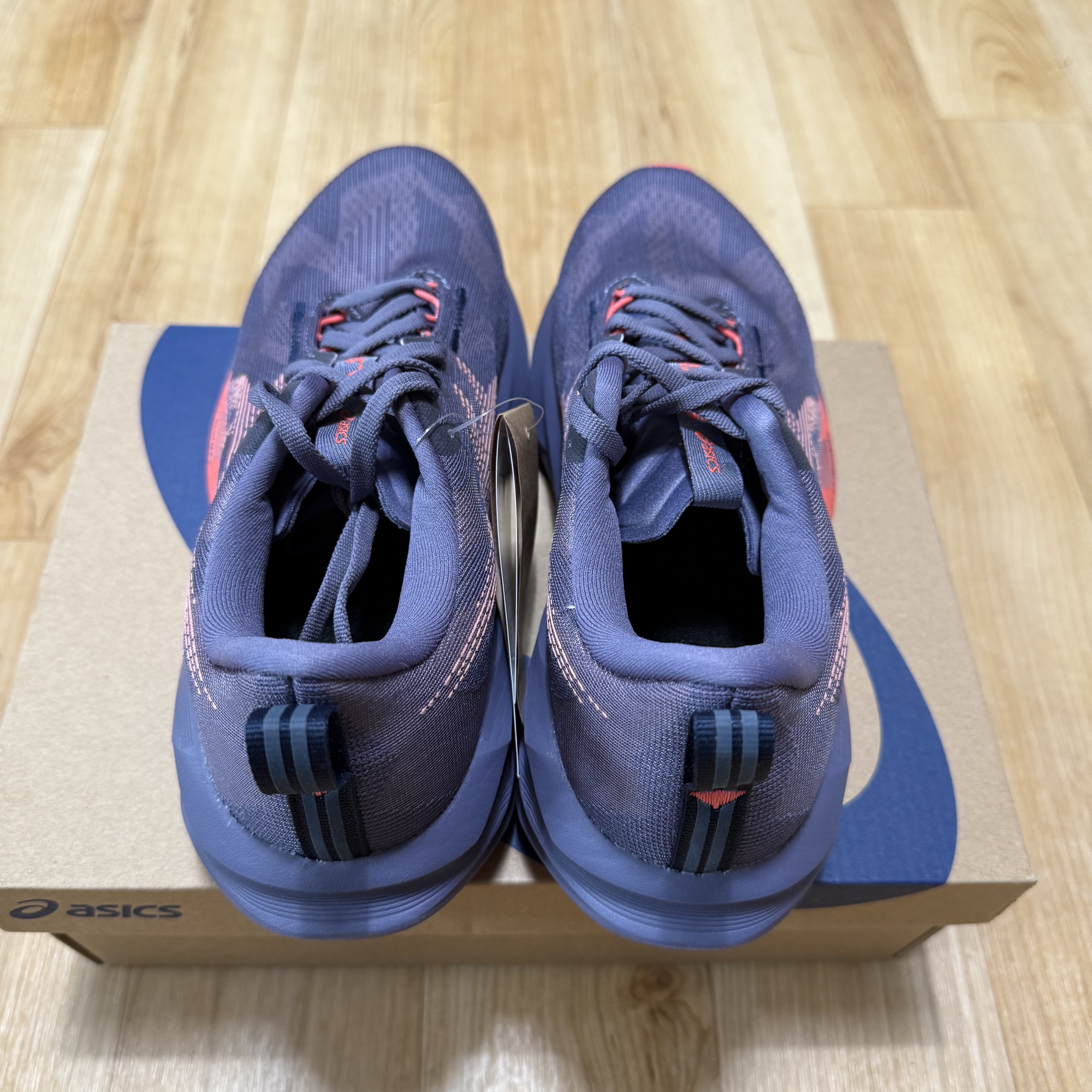 (W) Asics Novablast 5 Greyish Purple Coral Reef 착용 스타일 - 3