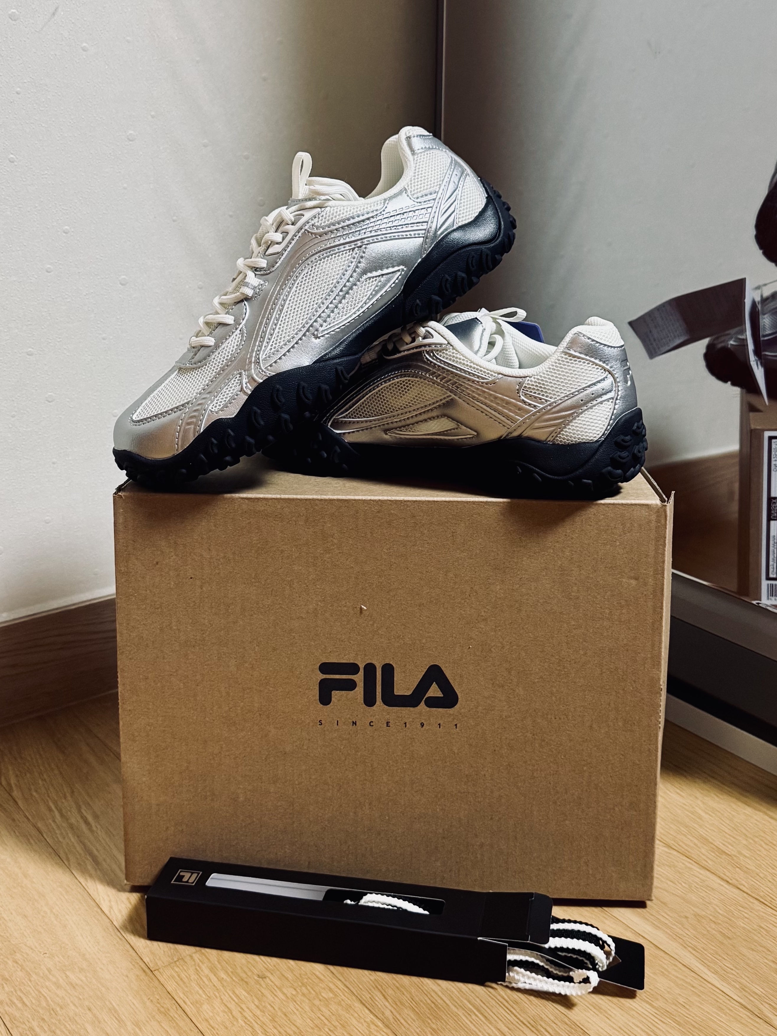 Fila Echappe MS Silver Moon 착용 스타일