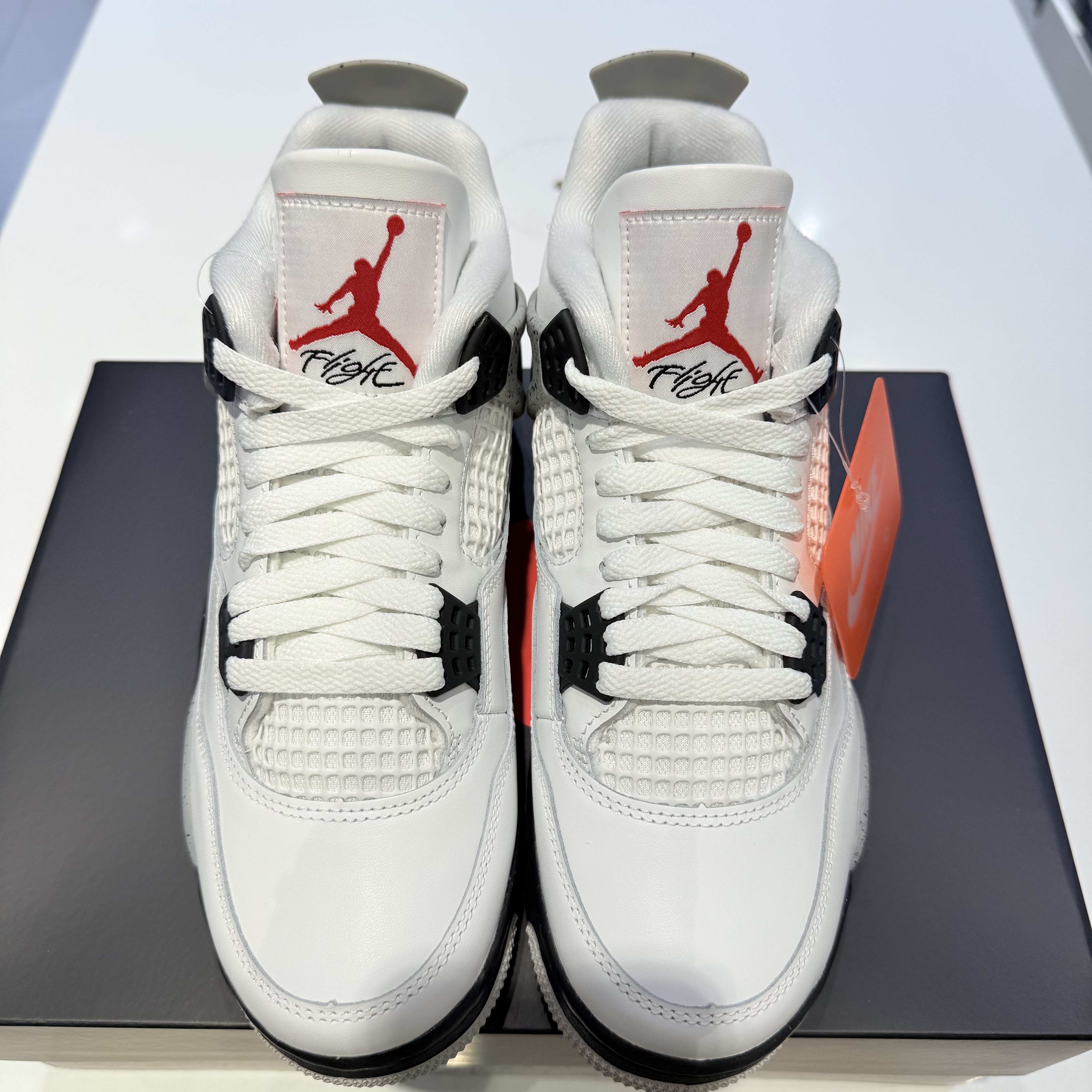 Jordan 4 Retro OG White Cement 2025 착용 스타일 - 1